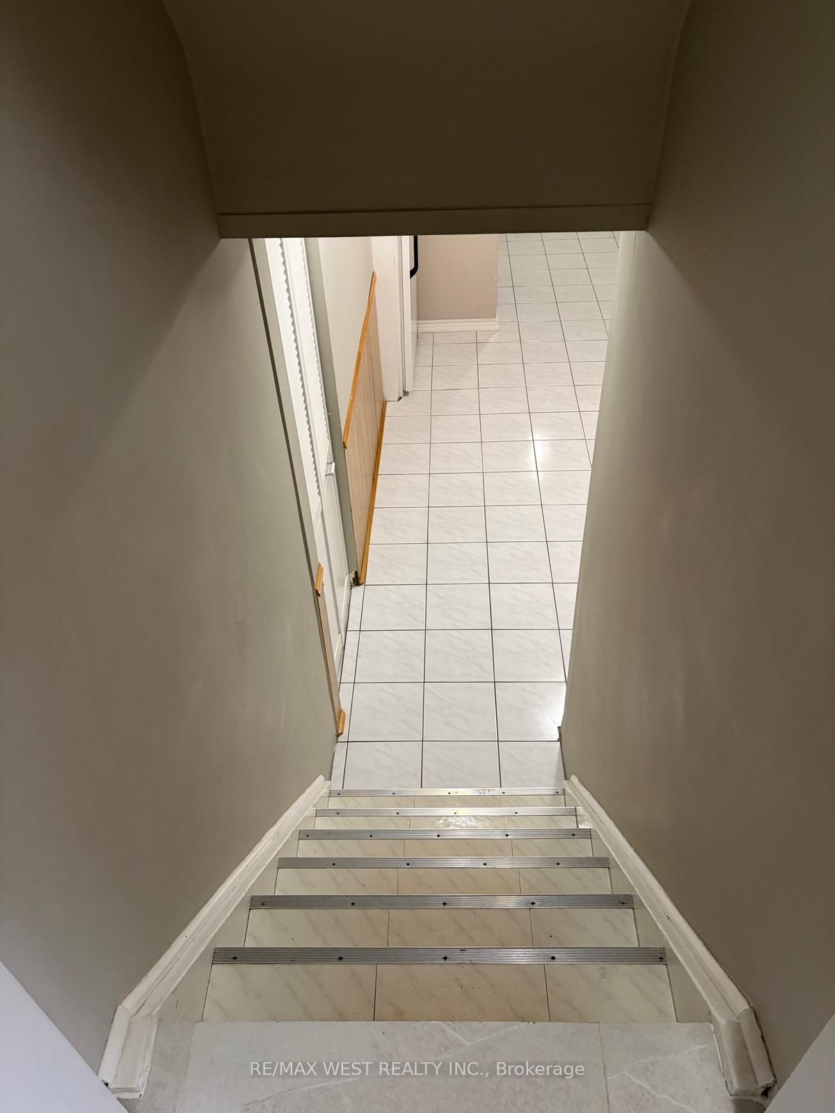 97 Elnathan Crescent Basement, Toronto, ON M9L 2G2 photo 4