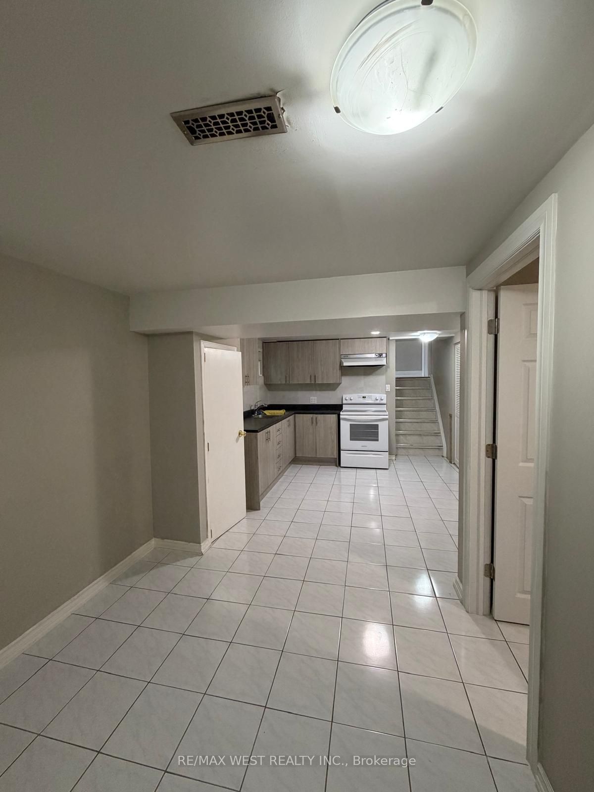 97 Elnathan Crescent Basement, Toronto, ON M9L 2G2 photo 5