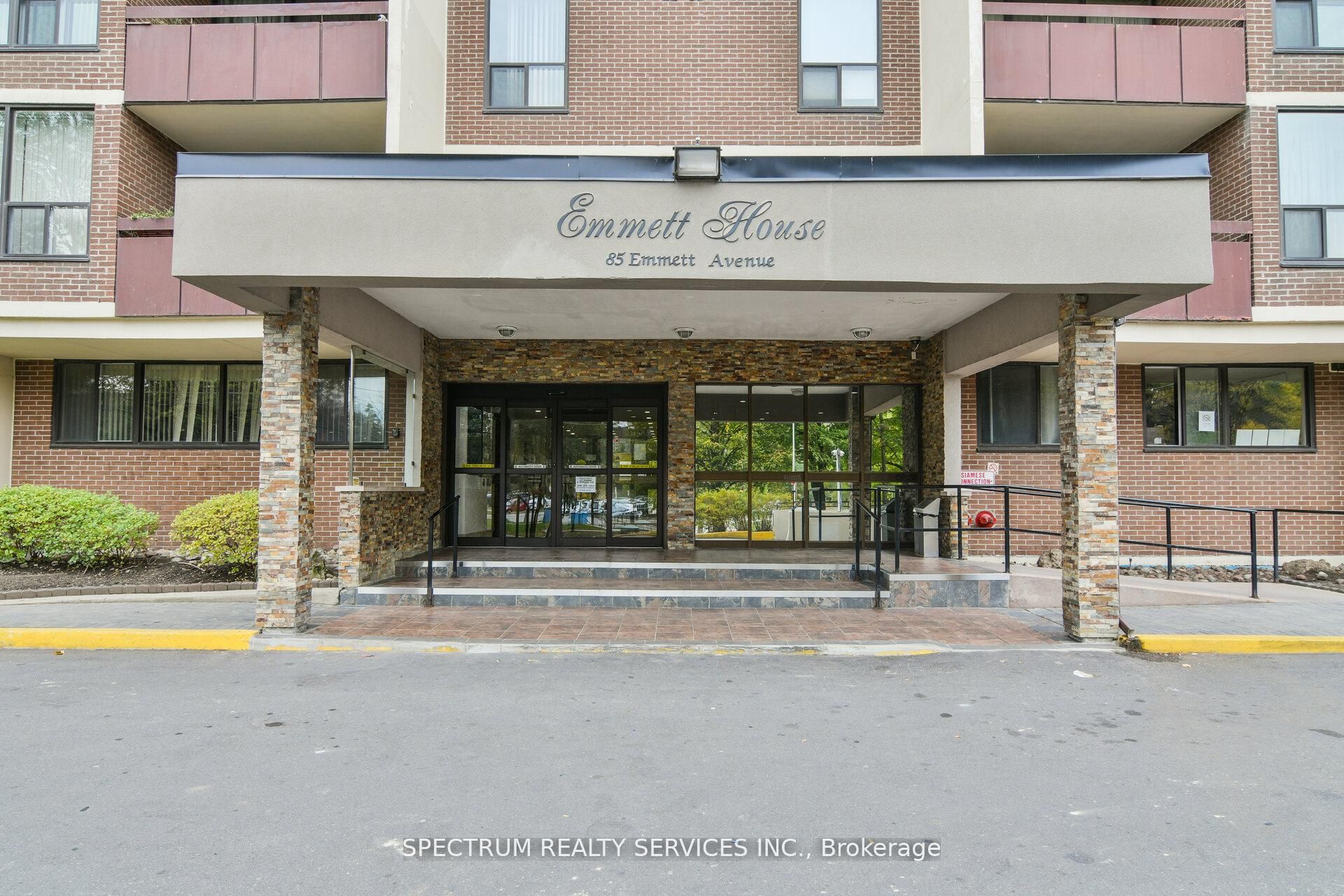 85 Emmett Avenue, Toronto, ON M6M 5A2 photo 3