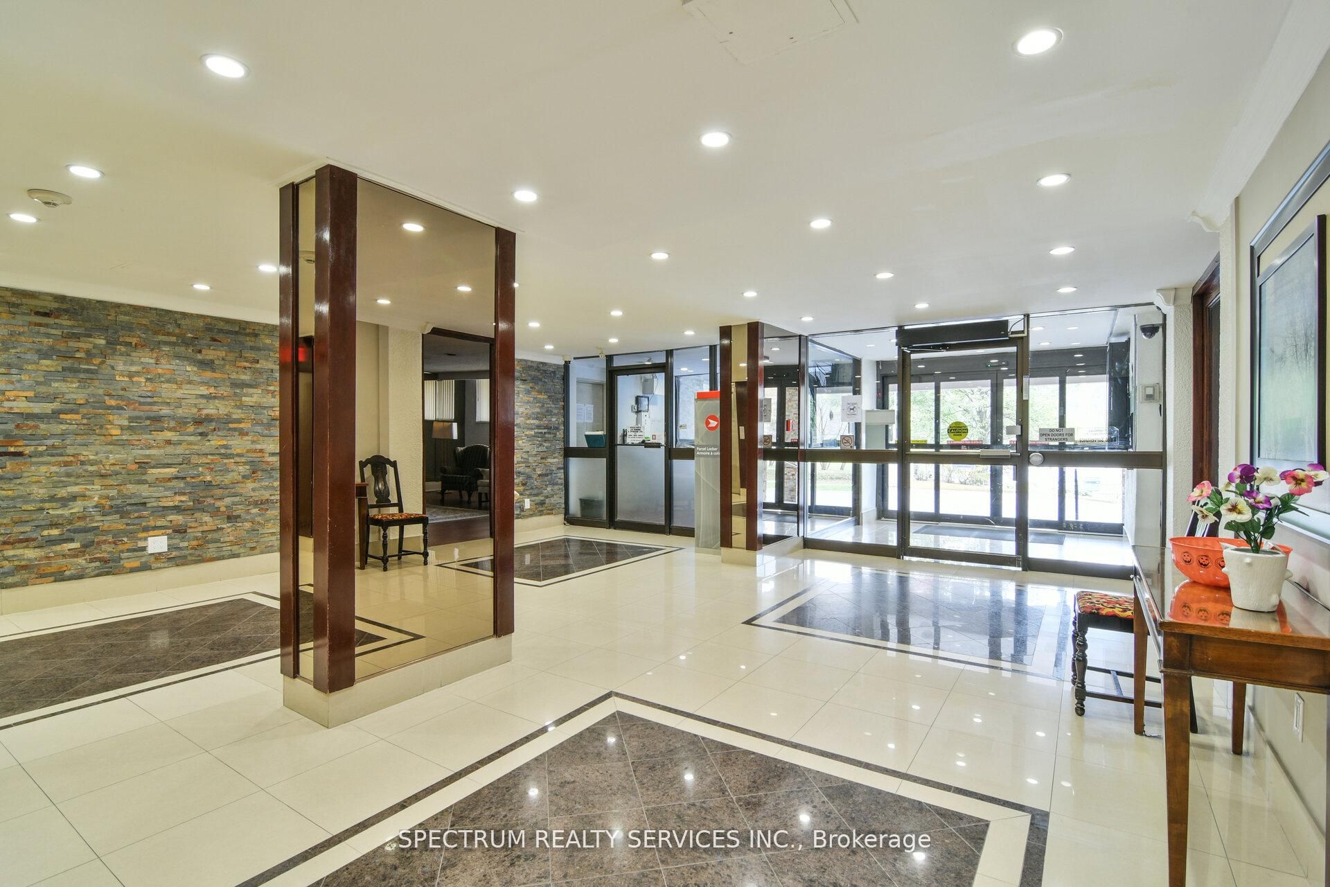 85 Emmett Avenue, Toronto, ON M6M 5A2 photo 5