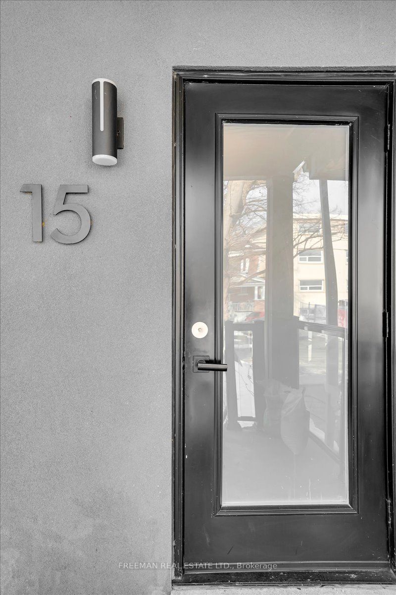 15 Thorburn Avenue 204, Toronto, ON M6K 1C4 photo 3
