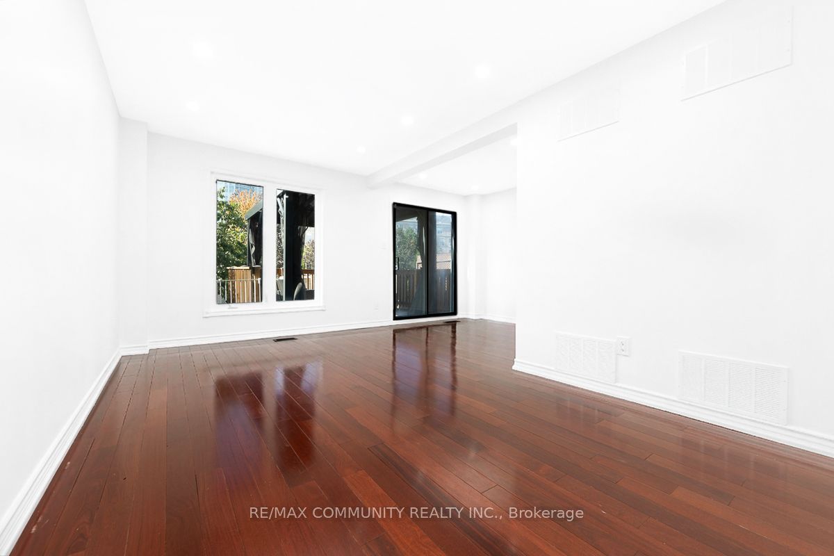 4066 Bishopstoke Lane, Mississauga, ON L4Z 1M6 photo 5
