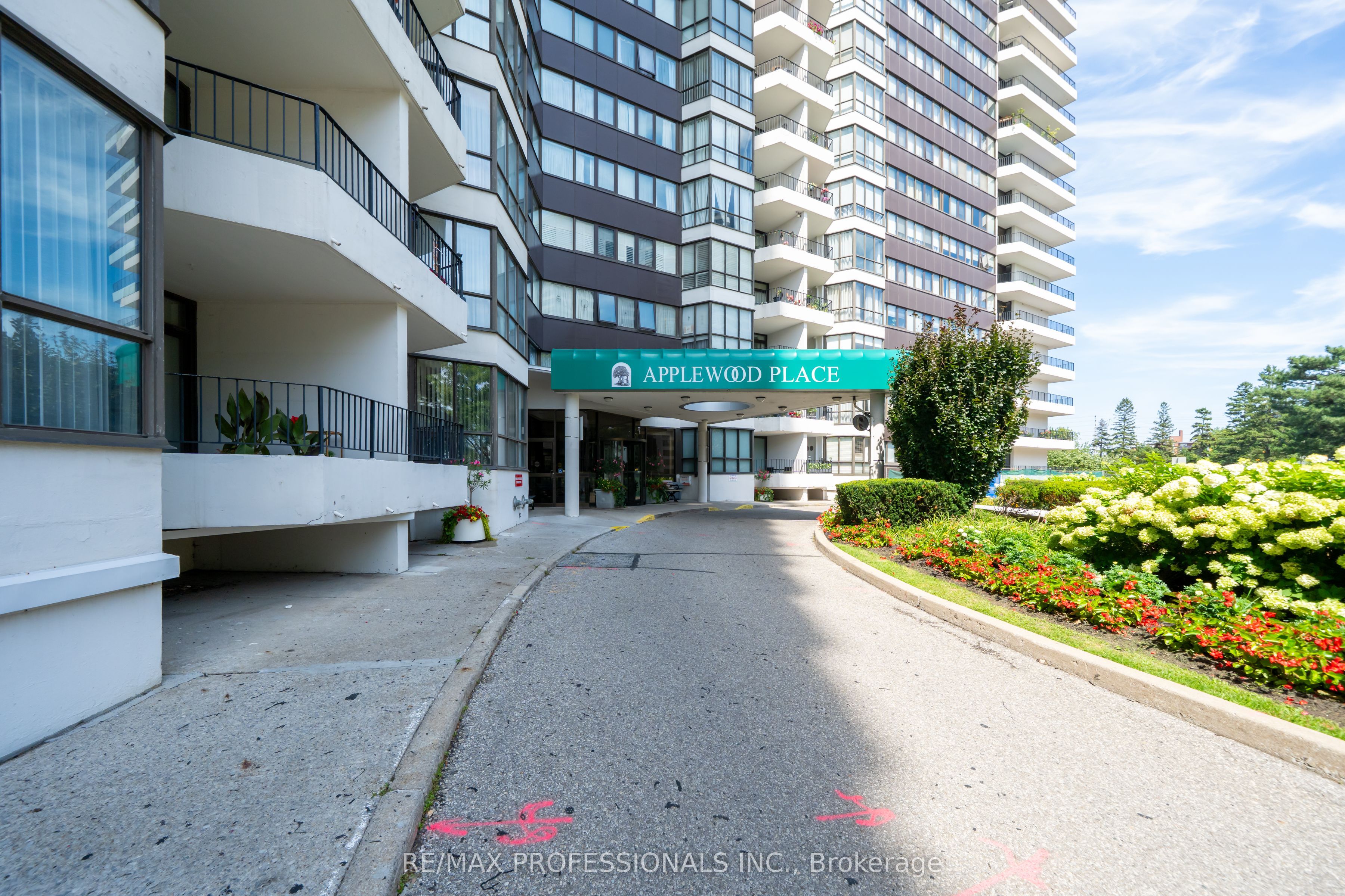 1333 Bloor Street 1204, Mississauga, ON L4Y 3T6