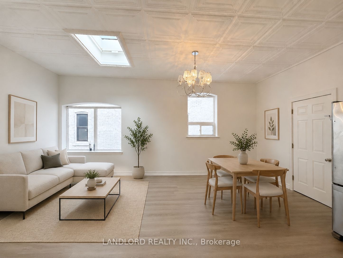 385 Jane Street Upr. Fr, Toronto, ON M6S 3Z3