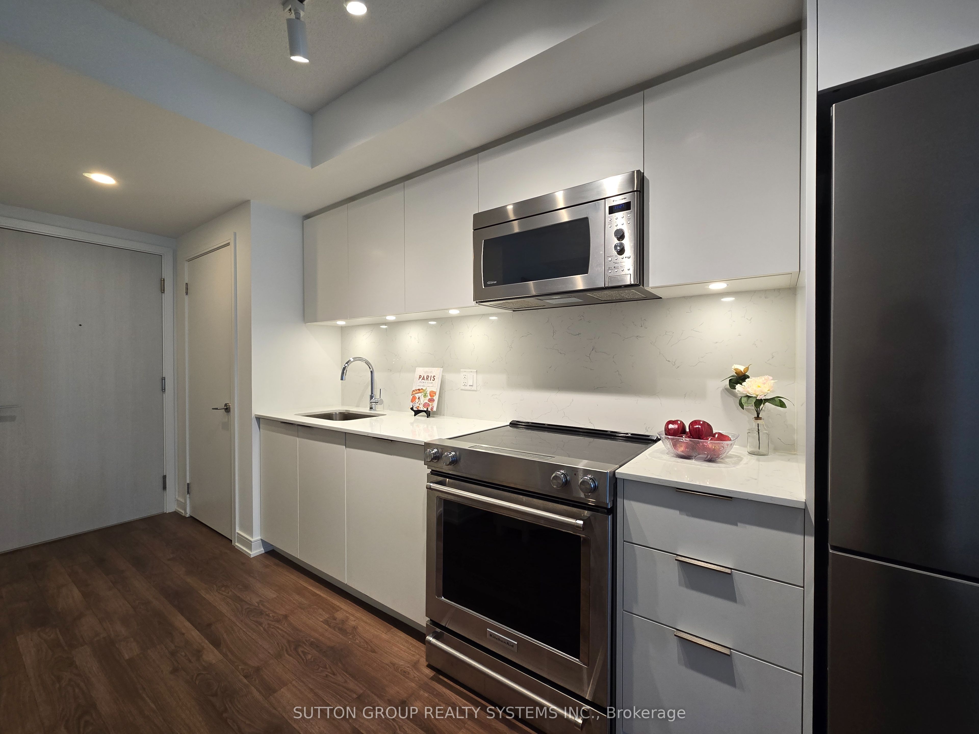 30 Samuel Wood Way 210, Toronto, ON M9B 0C9 photo 5