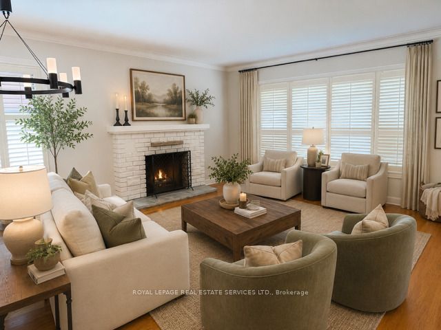 9 Stockbridge Avenue N, Toronto, ON M8Z 4M6 photo 2