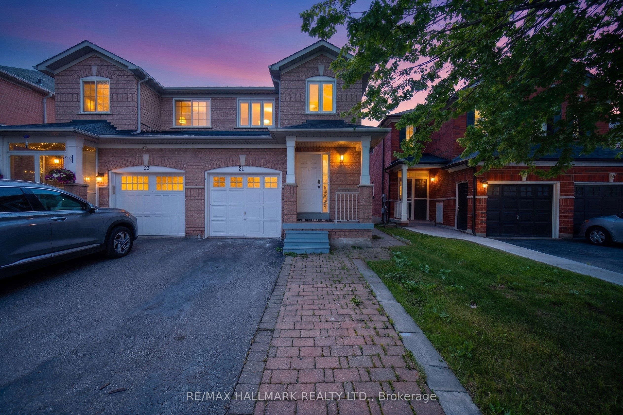 21 Penguin Lane, Brampton, ON L6R 2C1 photo 2