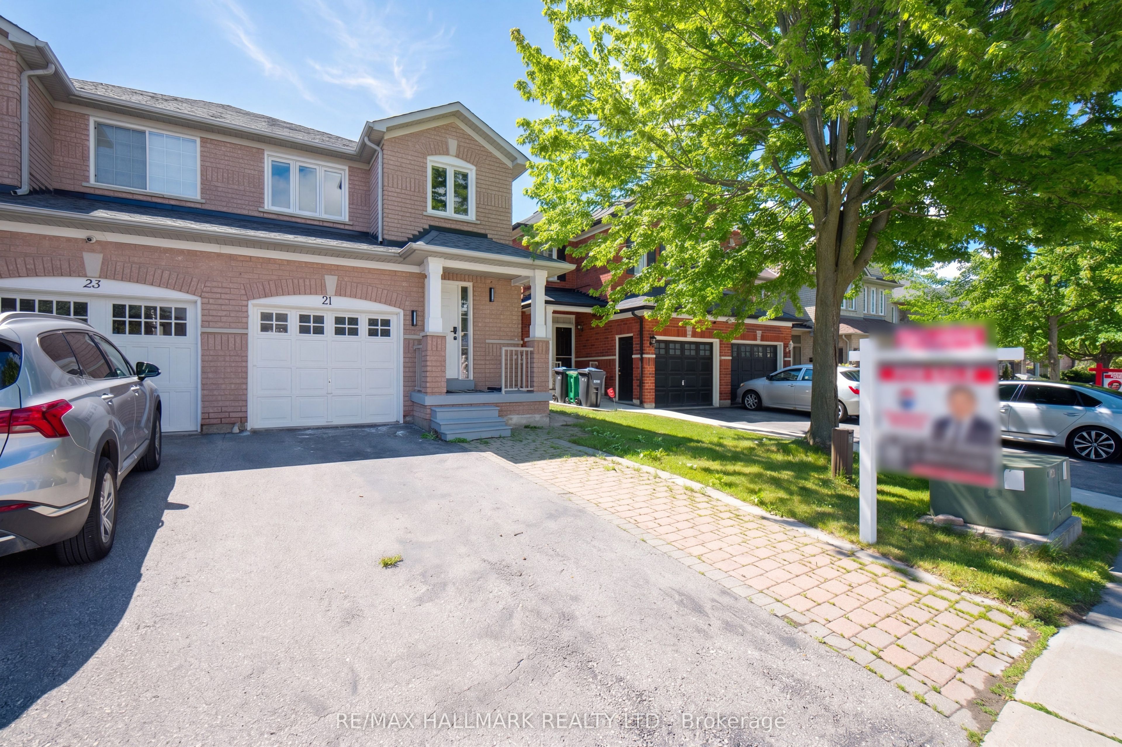 21 Penguin Lane, Brampton, ON L6R 2C1 photo 3