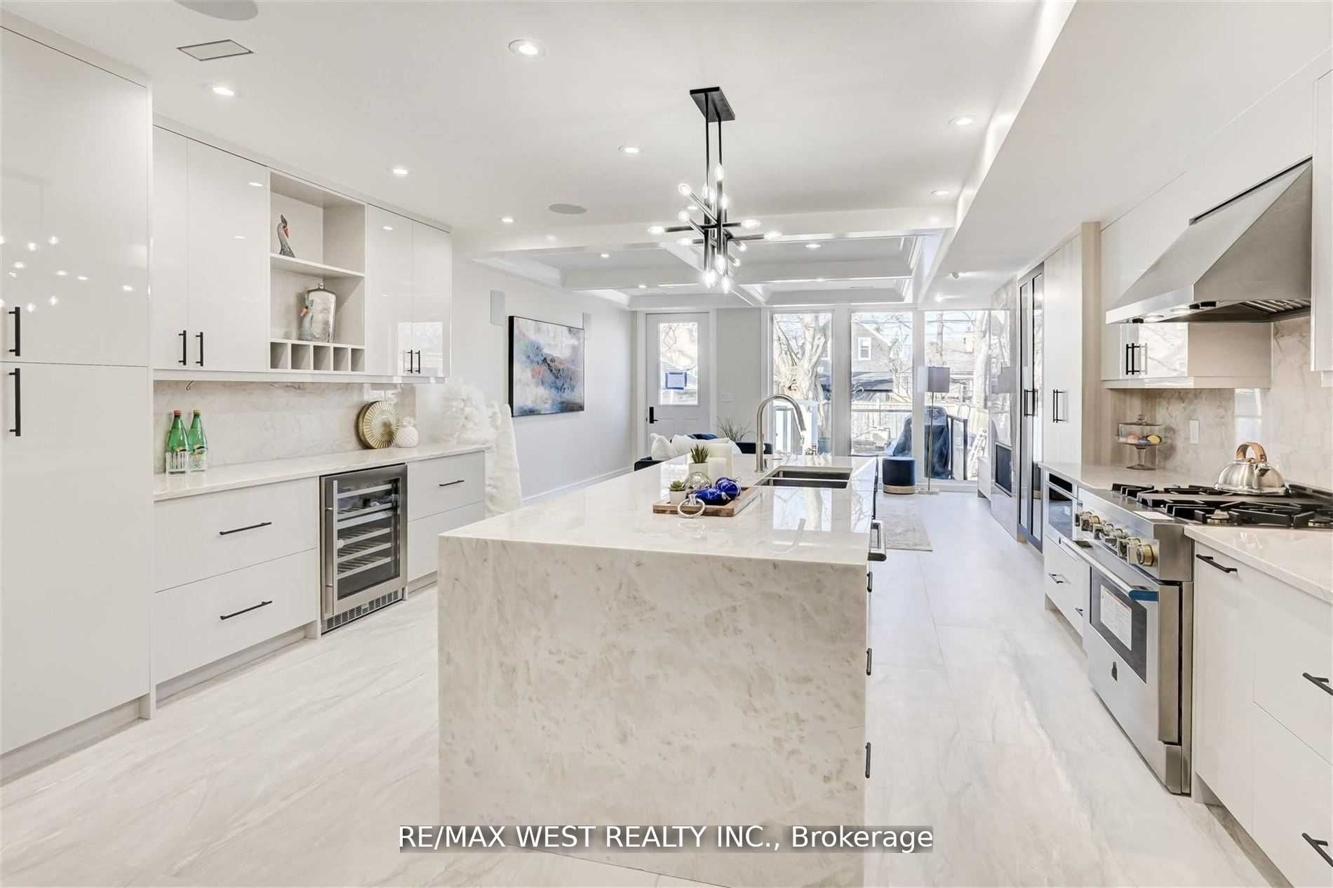 94 Lake Crescent, Toronto, ON M8V 1W1 photo 4