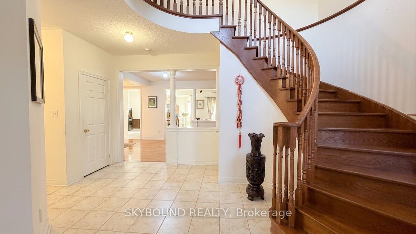 3777 Quiet Creek Drive, Mississauga, ON L5M 8A9 photo 3
