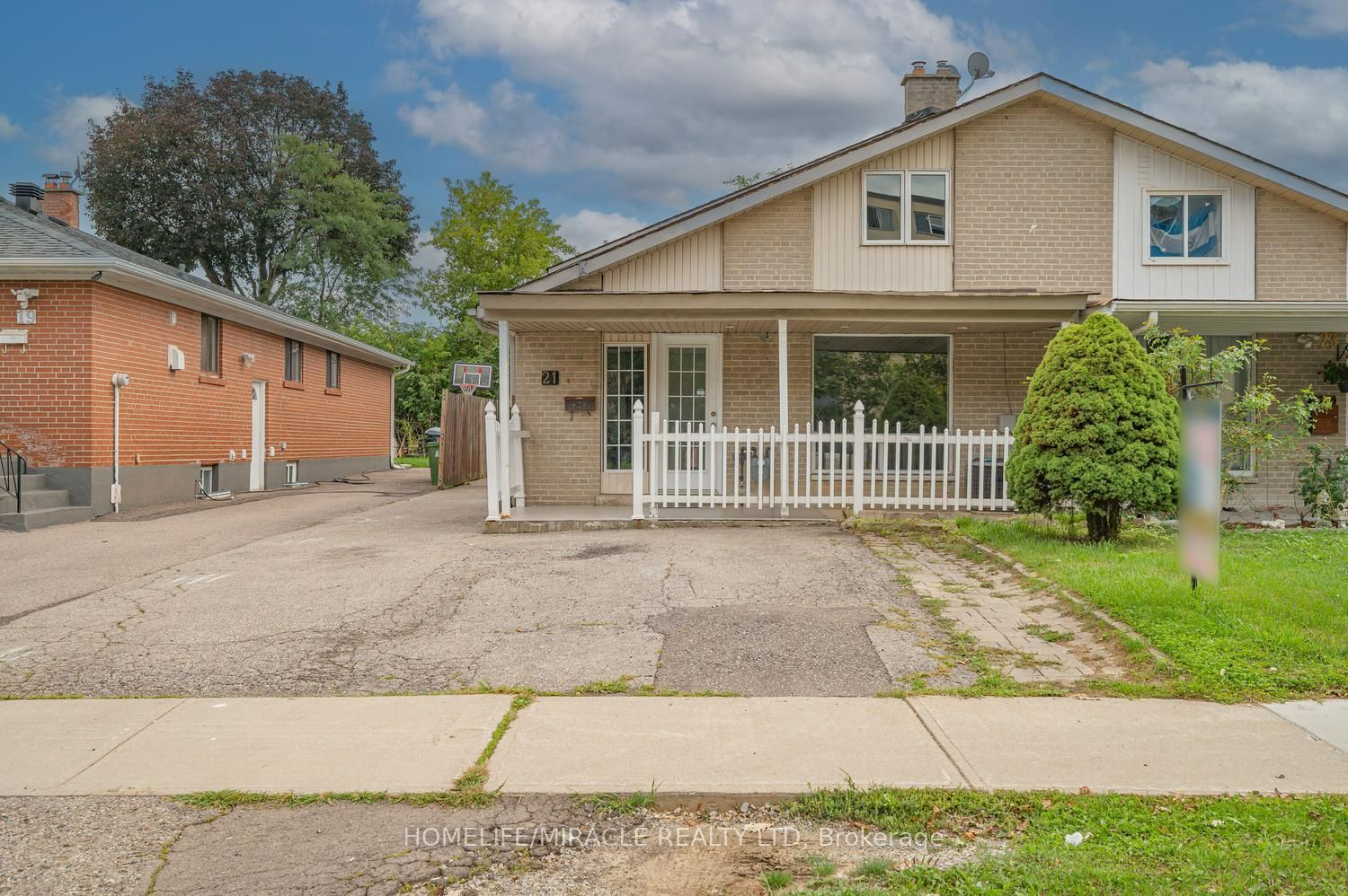 21 Sanagan Road, Toronto, ON M9V 1R7 photo 2