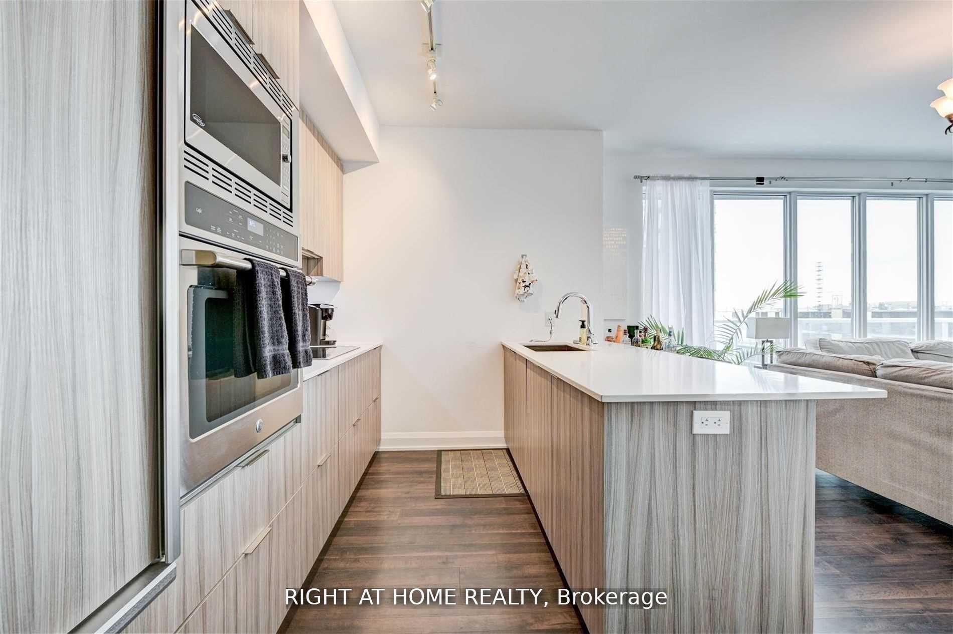 56 Annie Craig Drive 1803, Toronto, ON M8V 0C5 photo 5