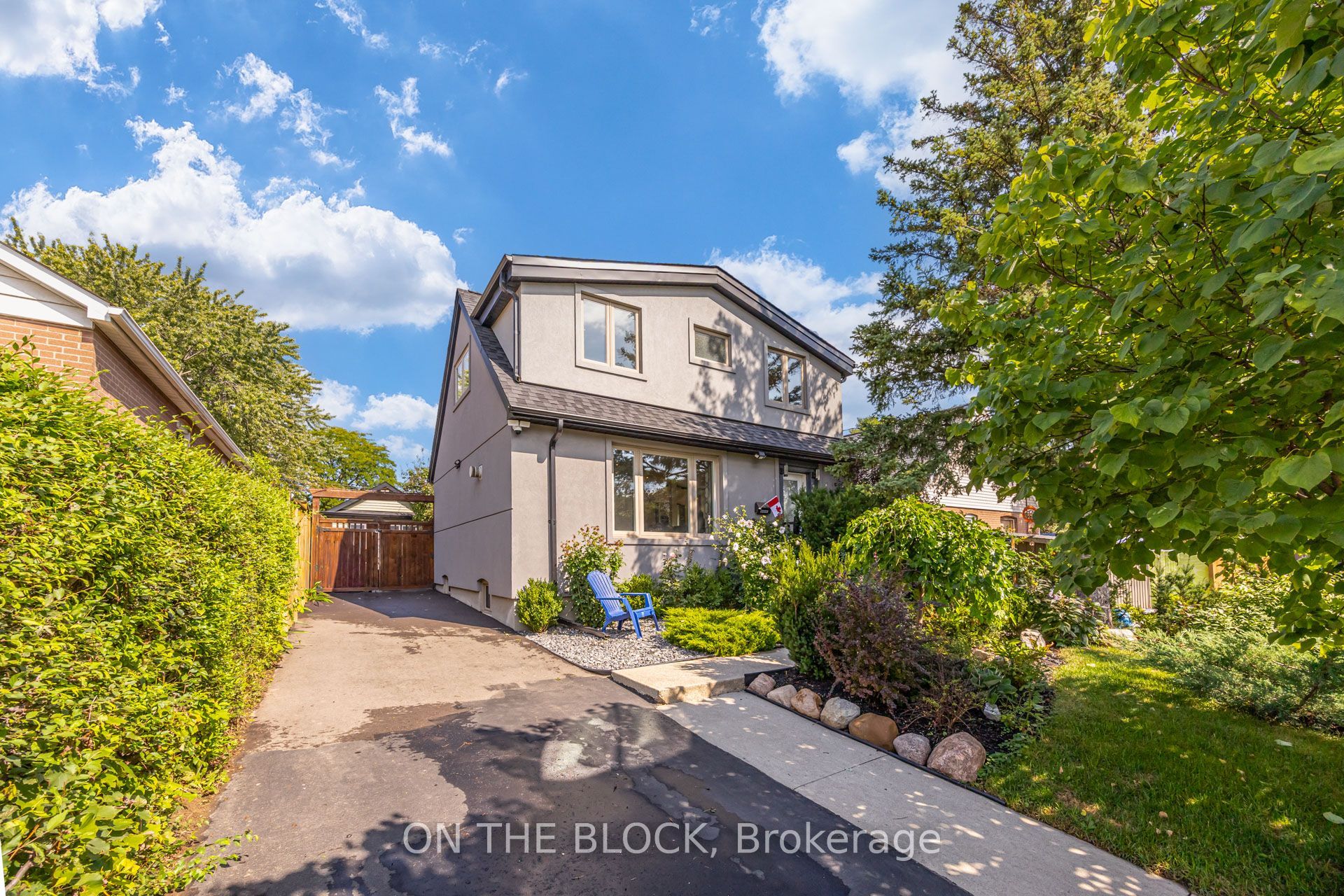 122 Allenby Avenue, Toronto, ON M9W 1T3