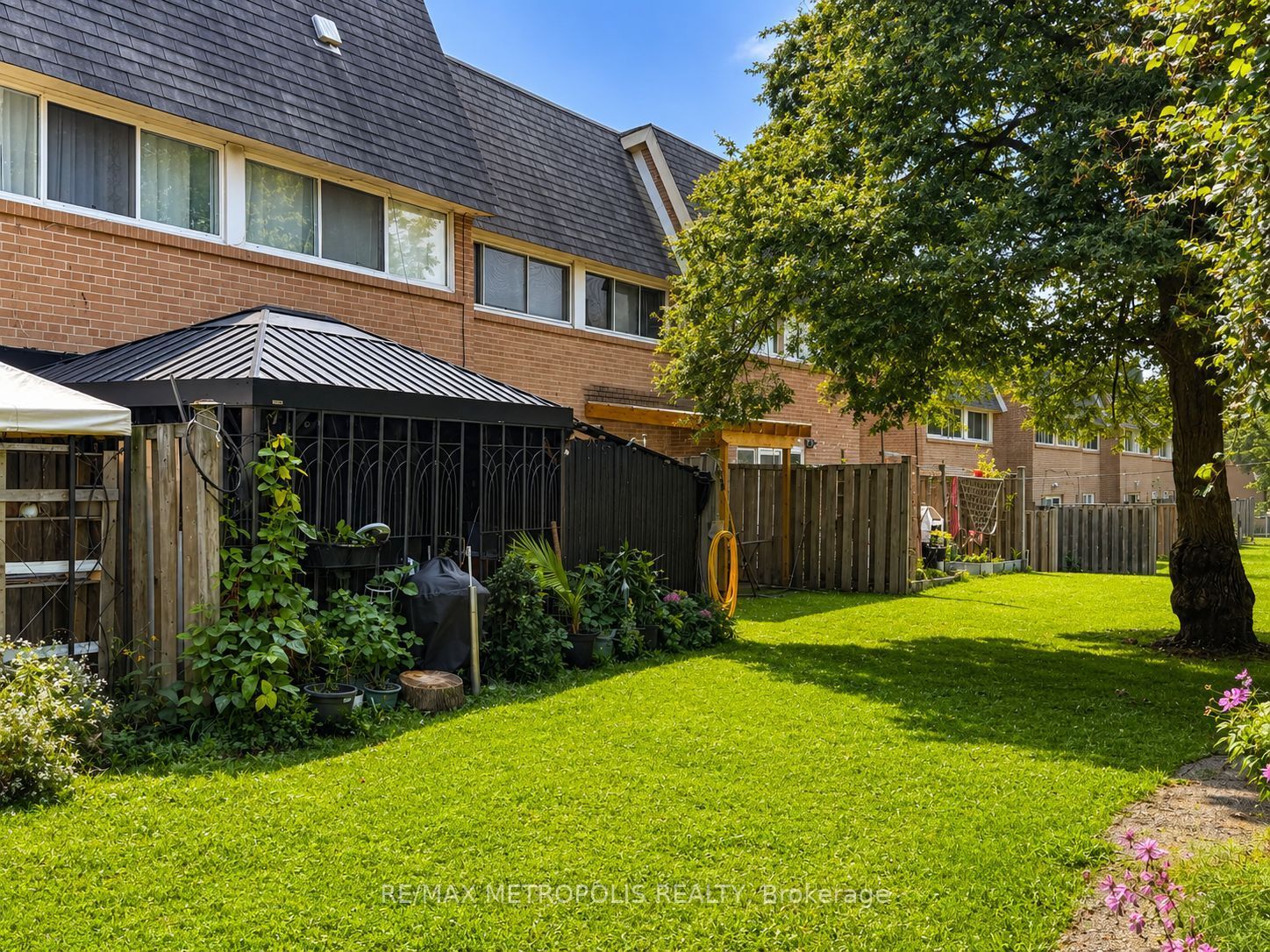 24 Enclave Mews, Toronto, ON M3M 3J6 photo 3