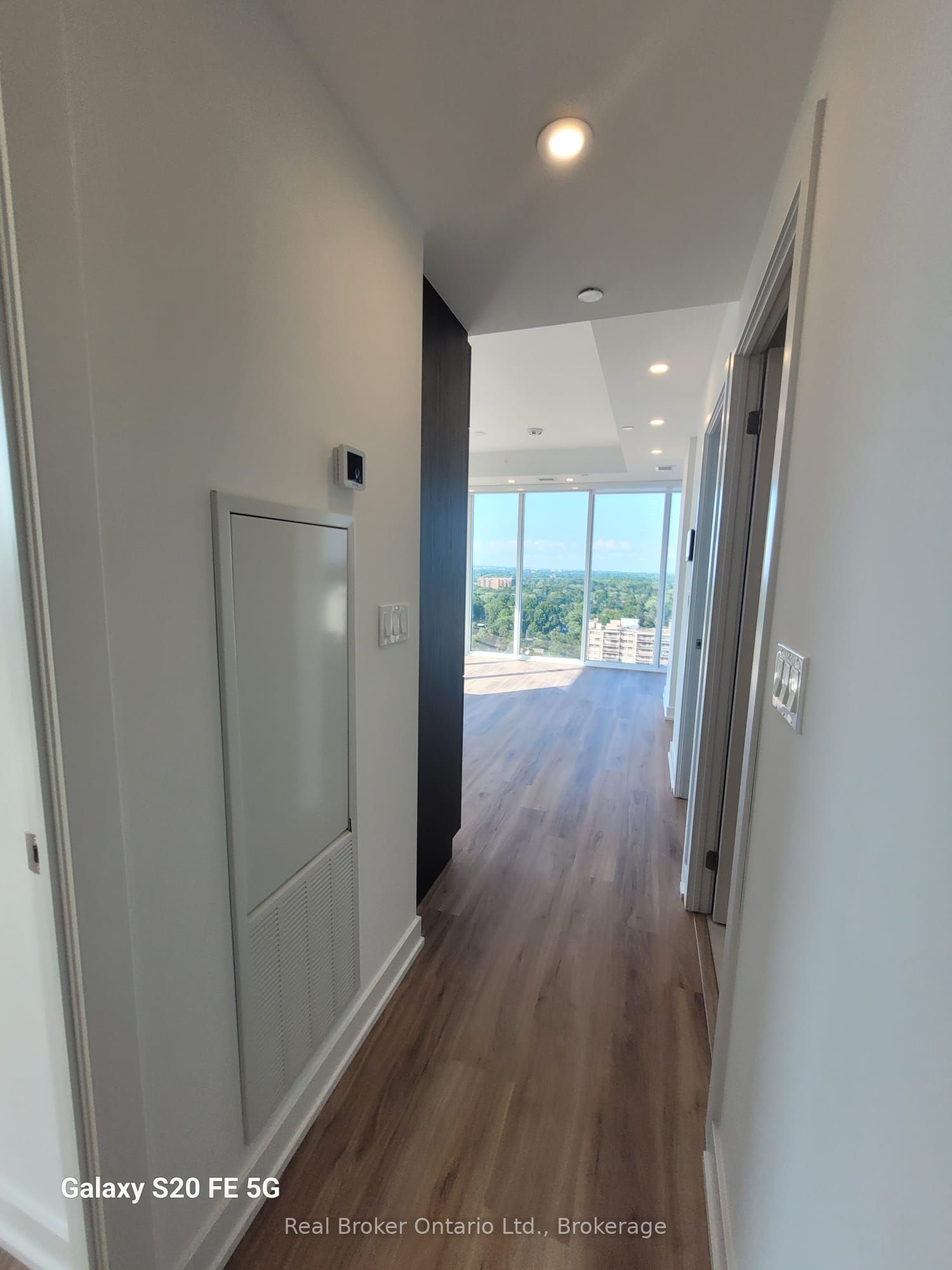 370 MARTHA Street 2202, Burlington, ON L7R 0G9 photo 5