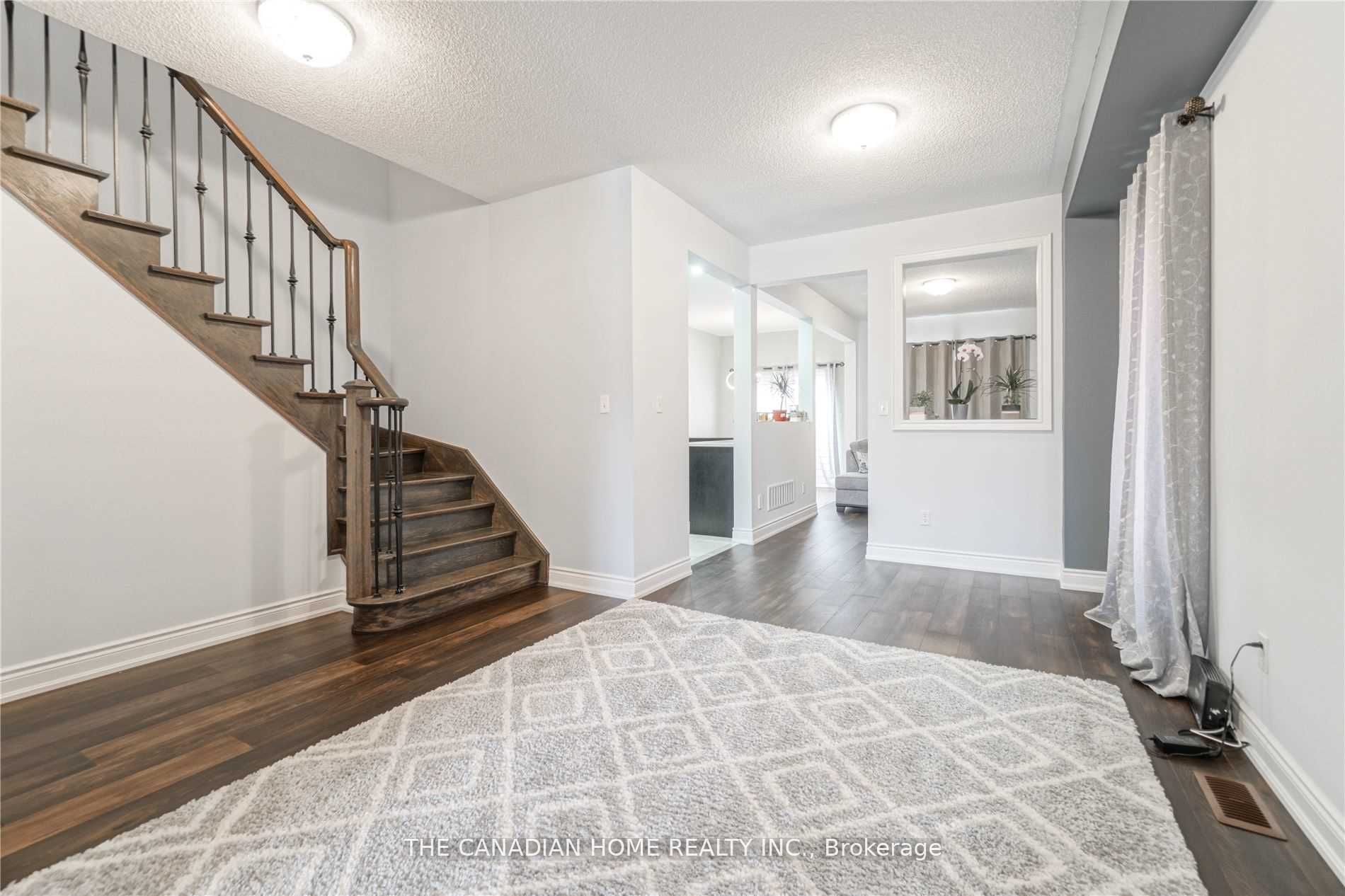 240 Brussels Avenue, Brampton, ON L6Z 0E1 photo 2