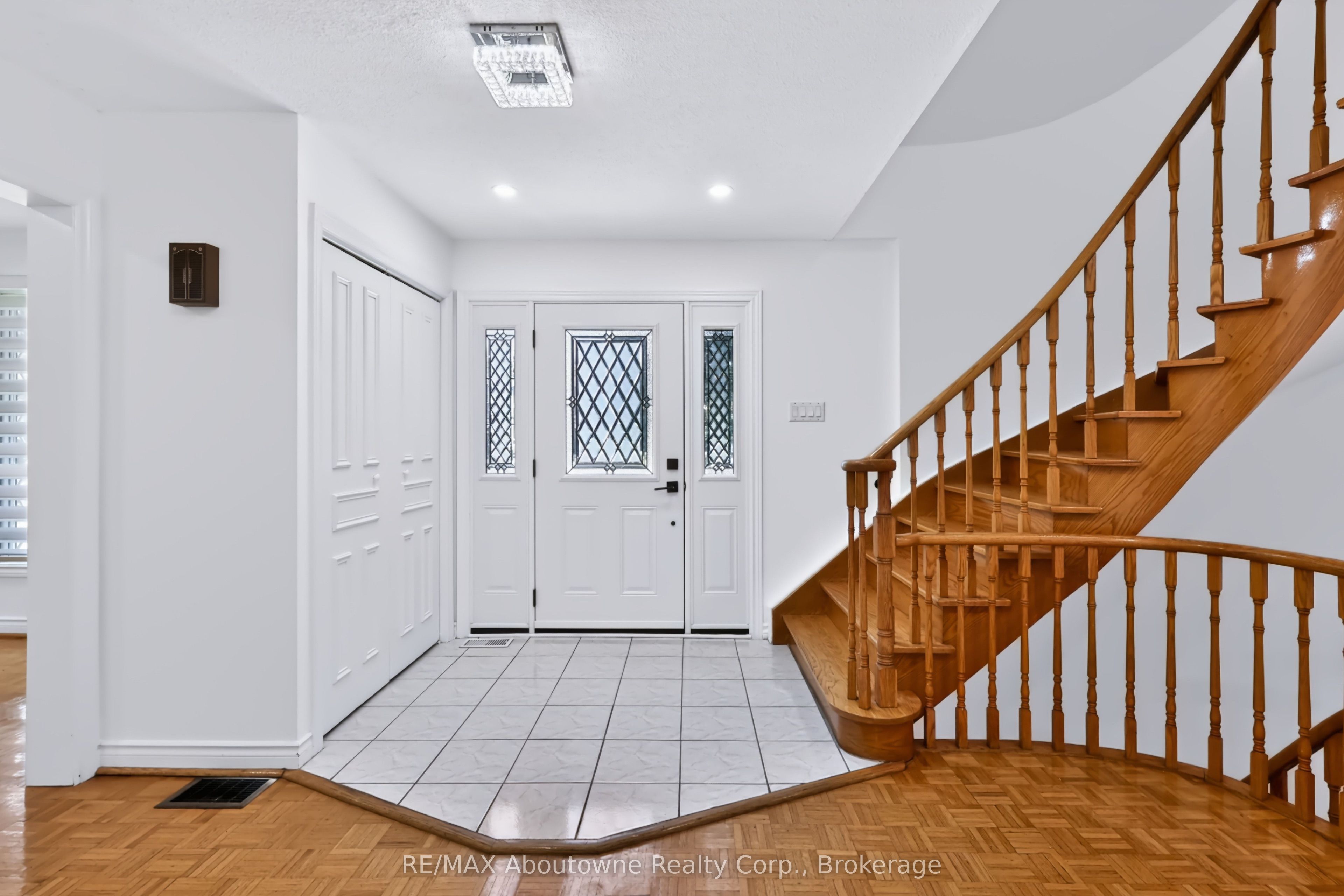 30 Birkbank Drive, Oakville, ON L6J 4Y9 photo 5