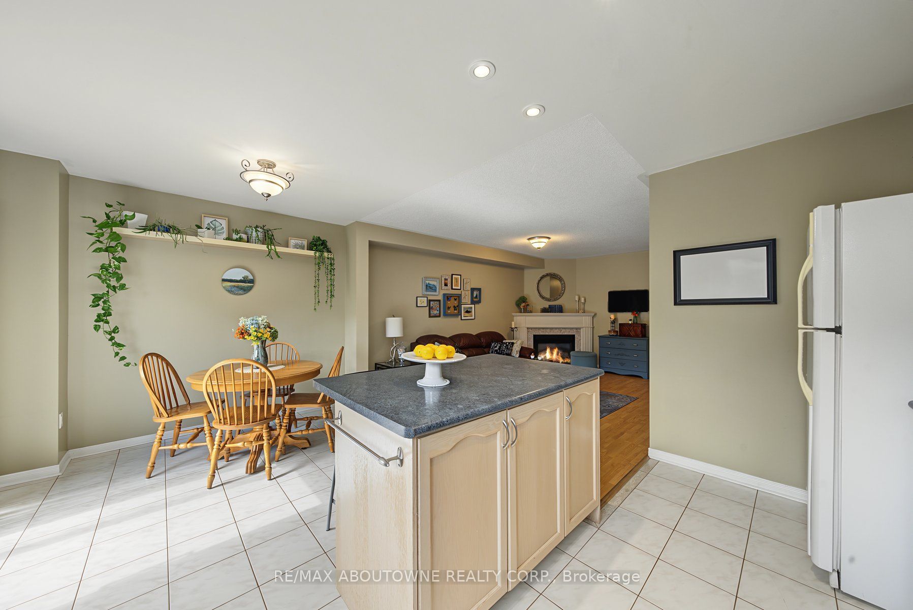 5110 Falconcrest Drive, Burlington, ON L7L 6K5 photo 3