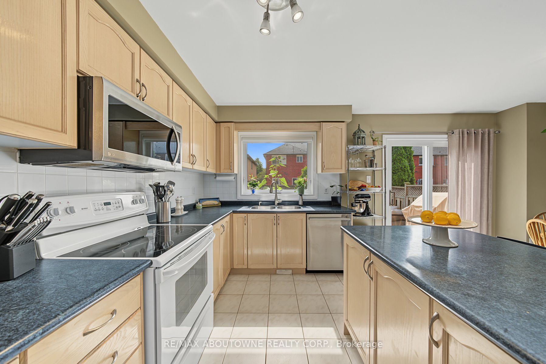 5110 Falconcrest Drive, Burlington, ON L7L 6K5 photo 4
