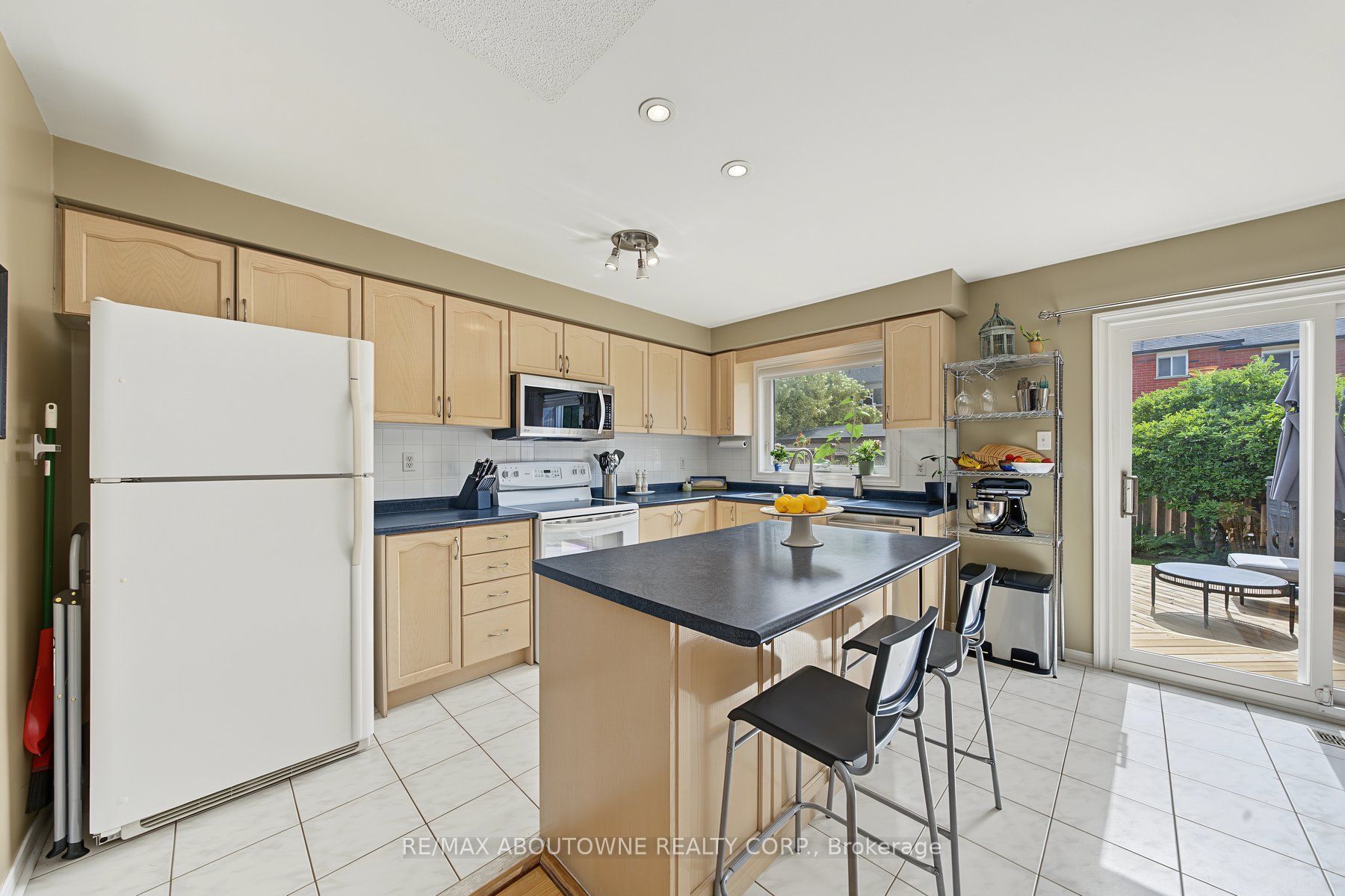 5110 Falconcrest Drive, Burlington, ON L7L 6K5 photo 5