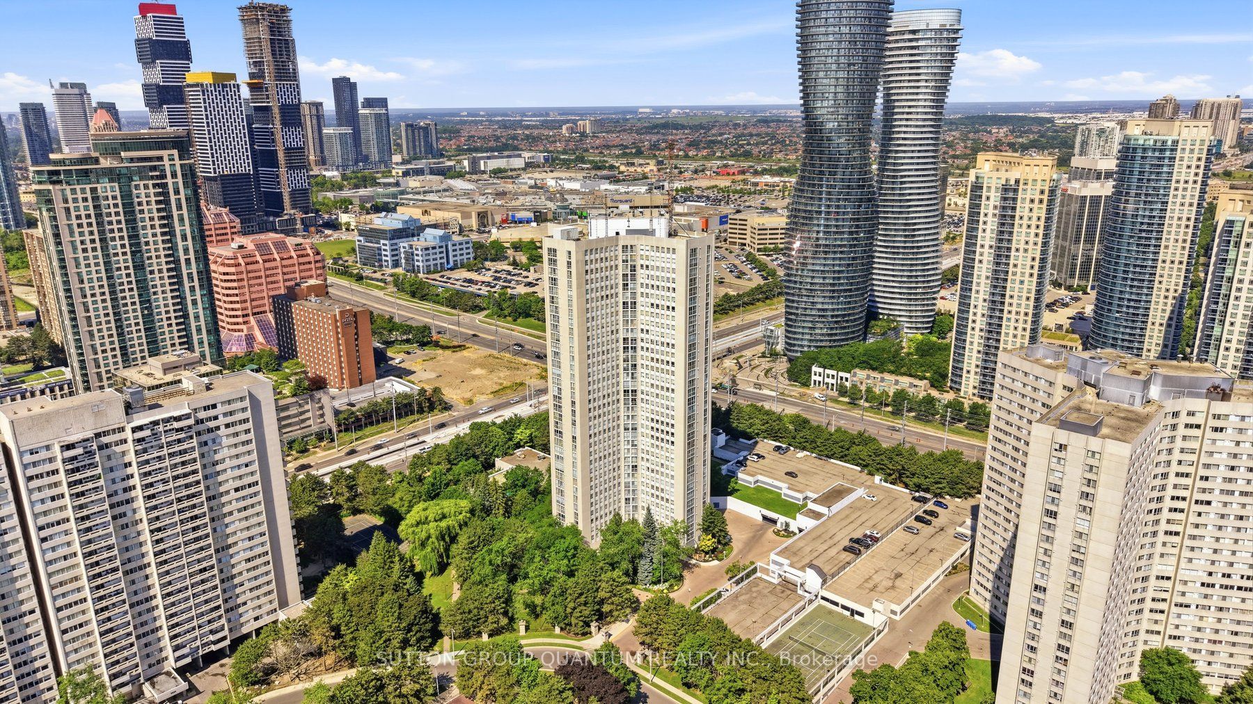 3650 Kaneff Crescent 304, Mississauga, ON L5A 4A1 photo 2