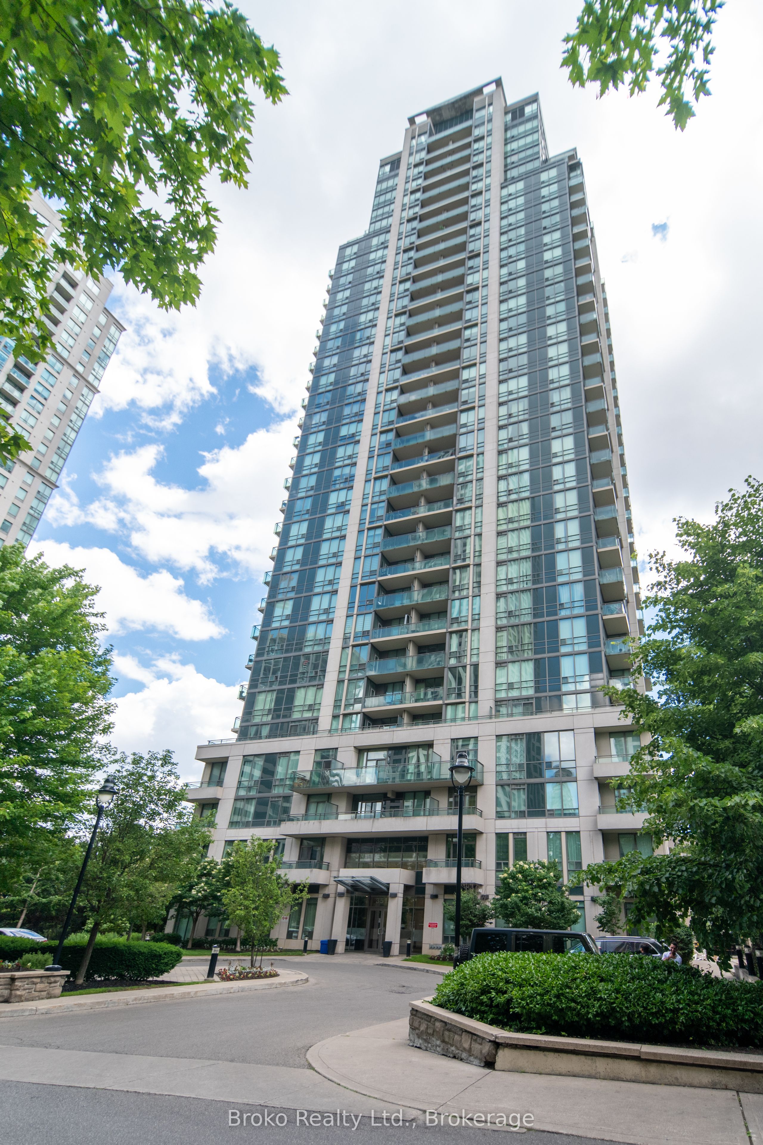 3515 Kariya Drive 2907, Mississauga, ON L5B 0C1