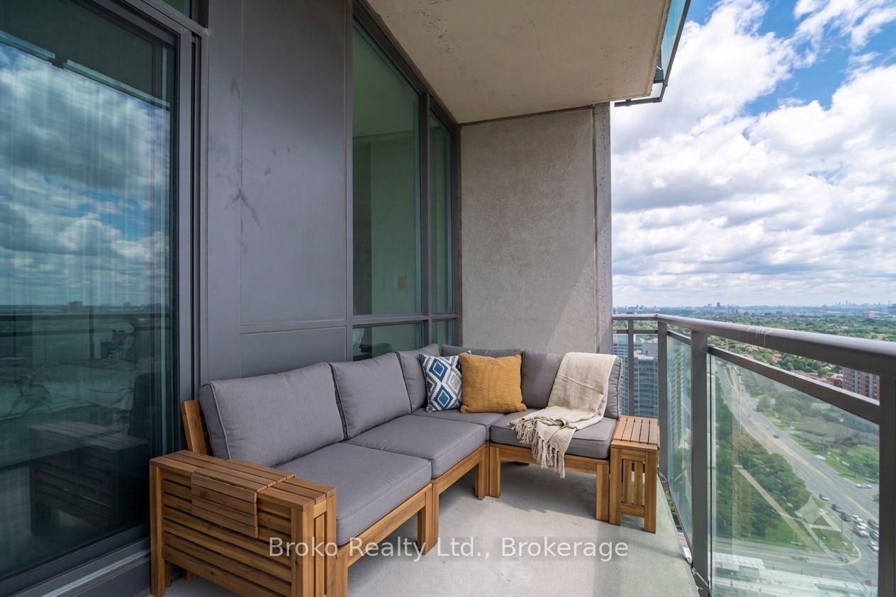 3515 Kariya Drive 2907, Mississauga, ON L5B 0C1 photo 5