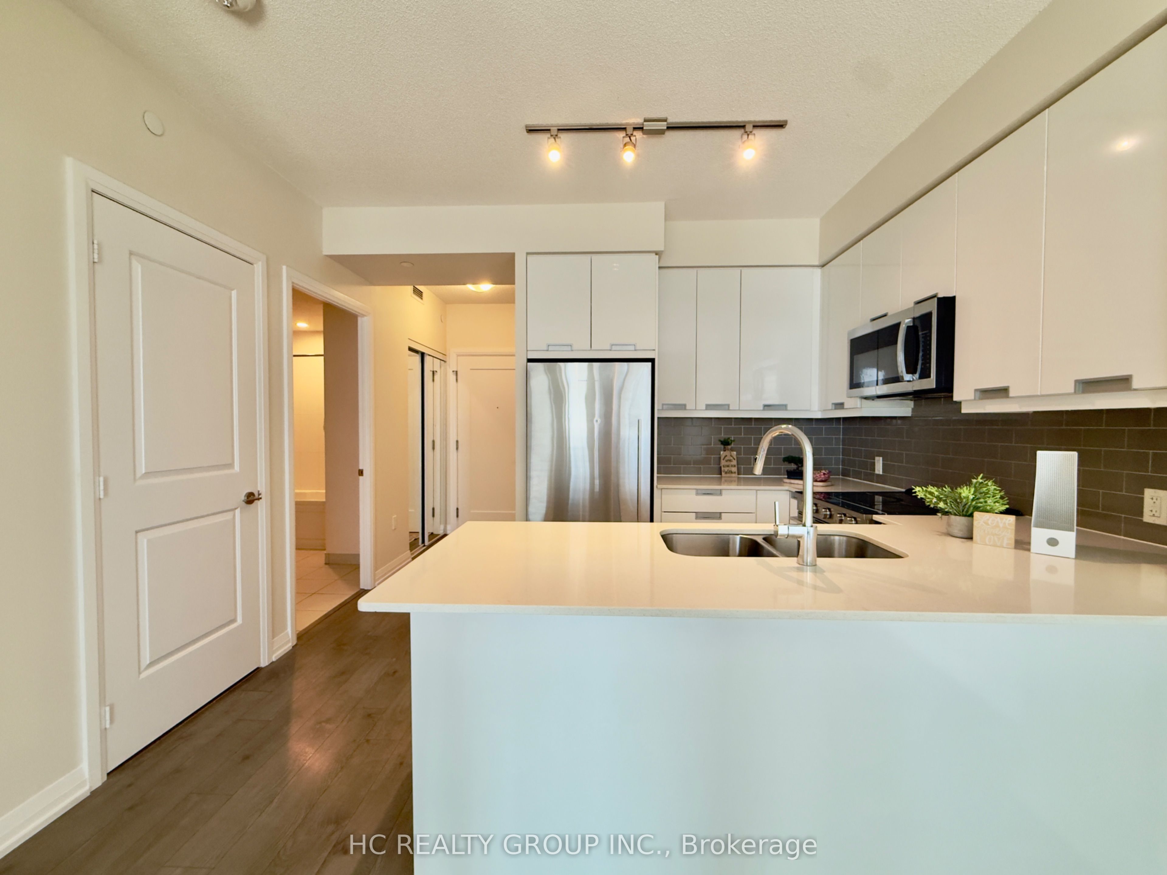 35 Watergarden Drive 616, Mississauga, ON M1S 0C2 photo 5