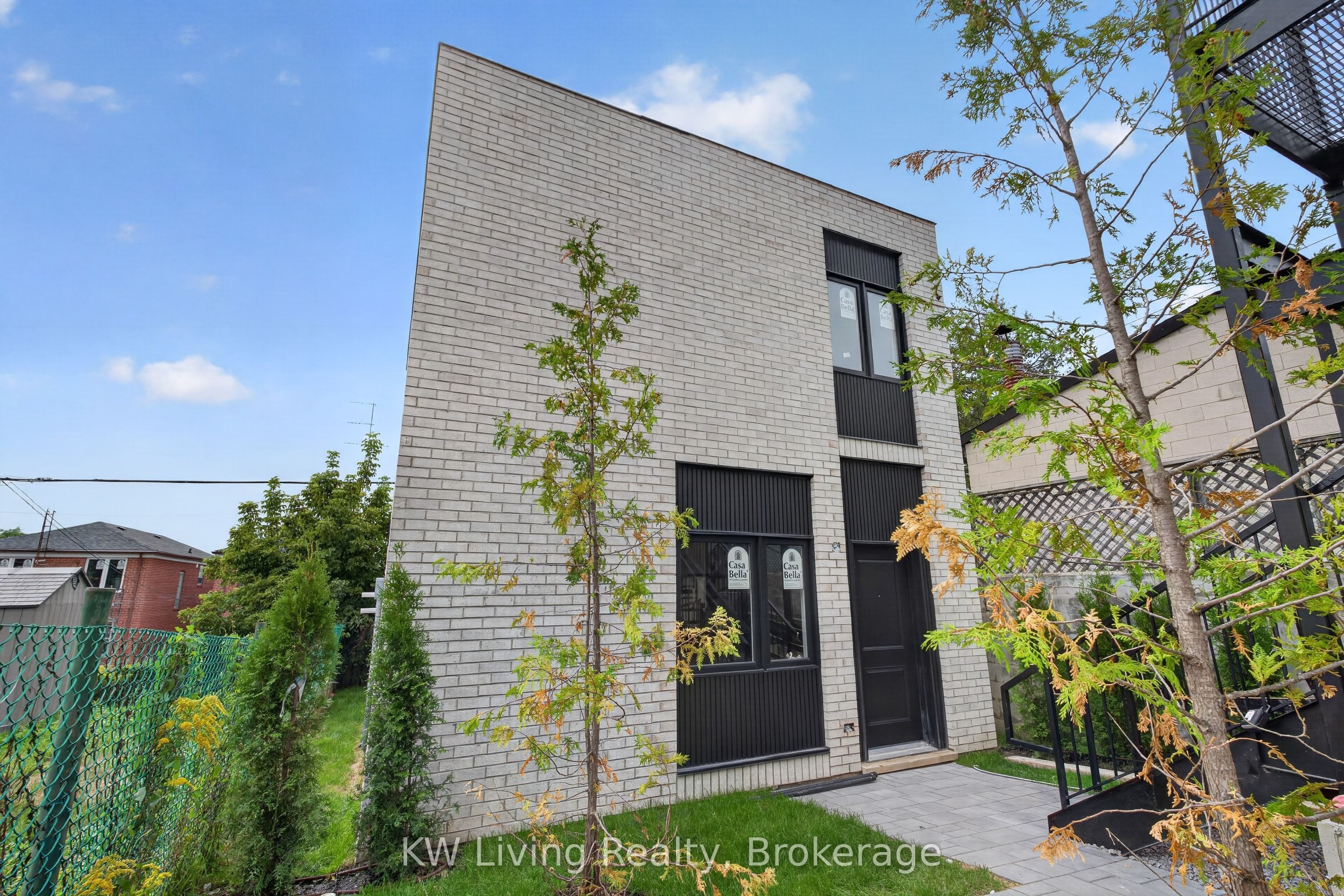 6 Kirknewton Road Garden Suite, Toronto, ON M6E 3Y1