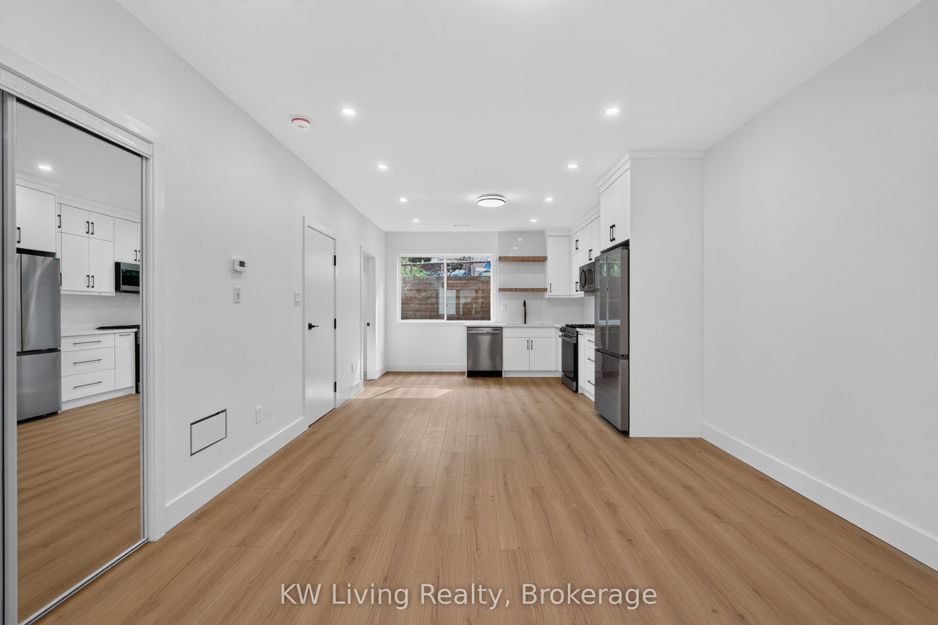6 Kirknewton Road Garden Suite, Toronto, ON M6E 3Y1 photo 4