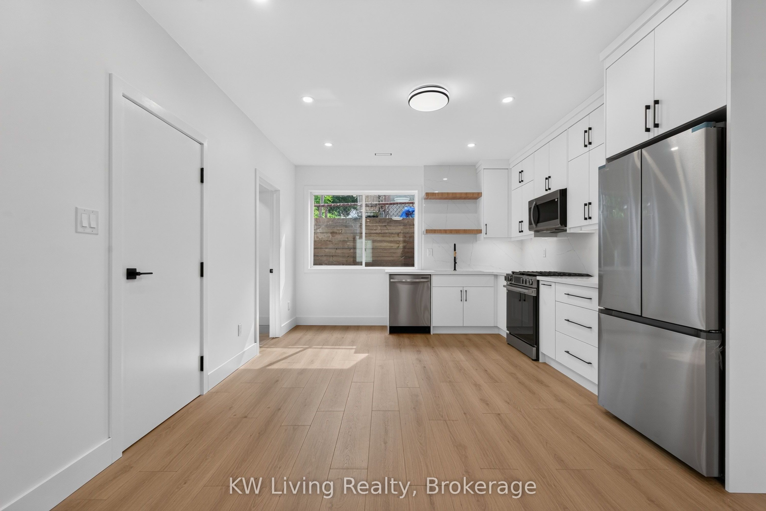 6 Kirknewton Road Garden Suite, Toronto, ON M6E 3Y1 photo 5