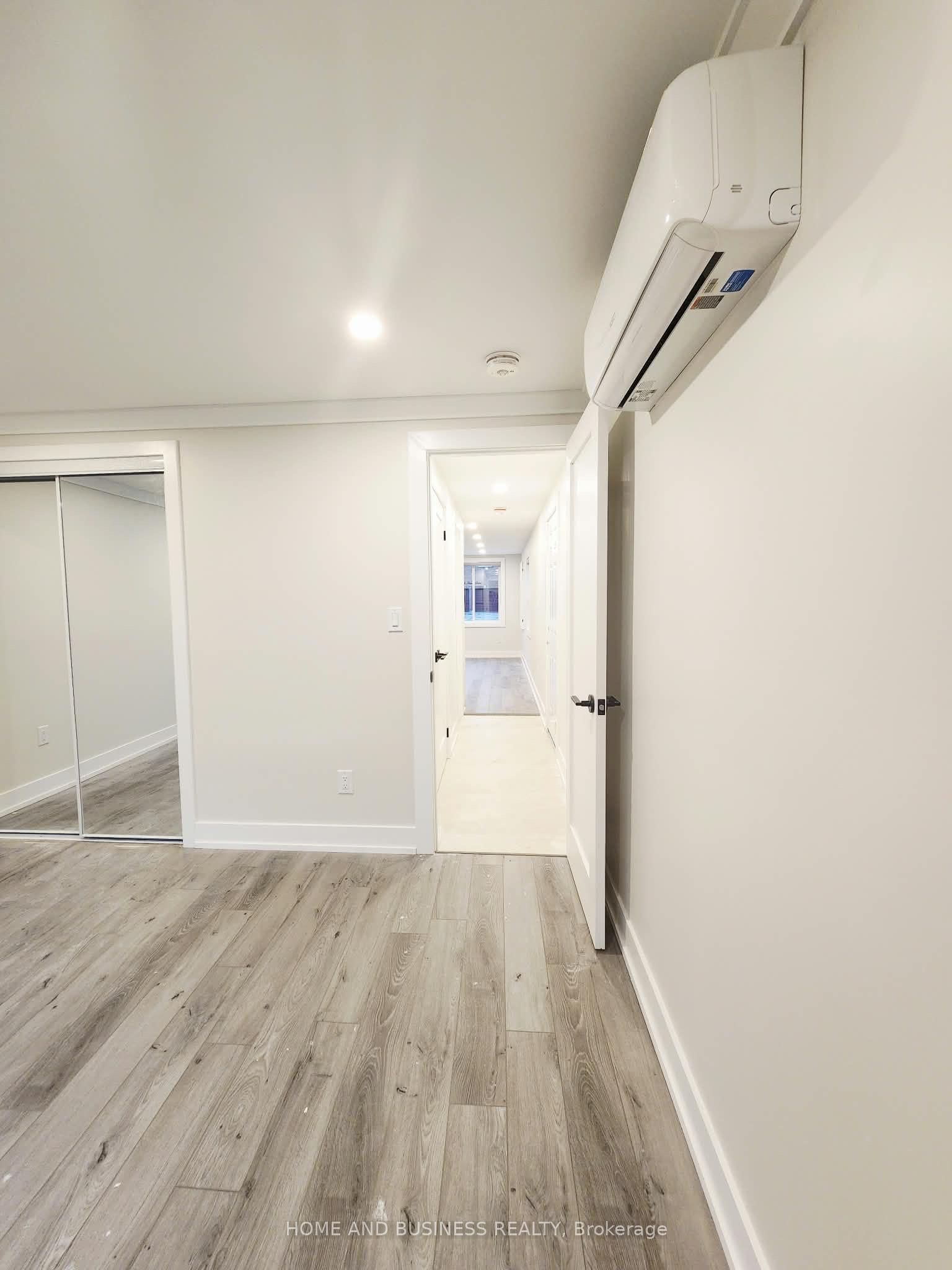 5651 Turney Drive Upper, Mississauga, ON L5M 1A1 photo 3