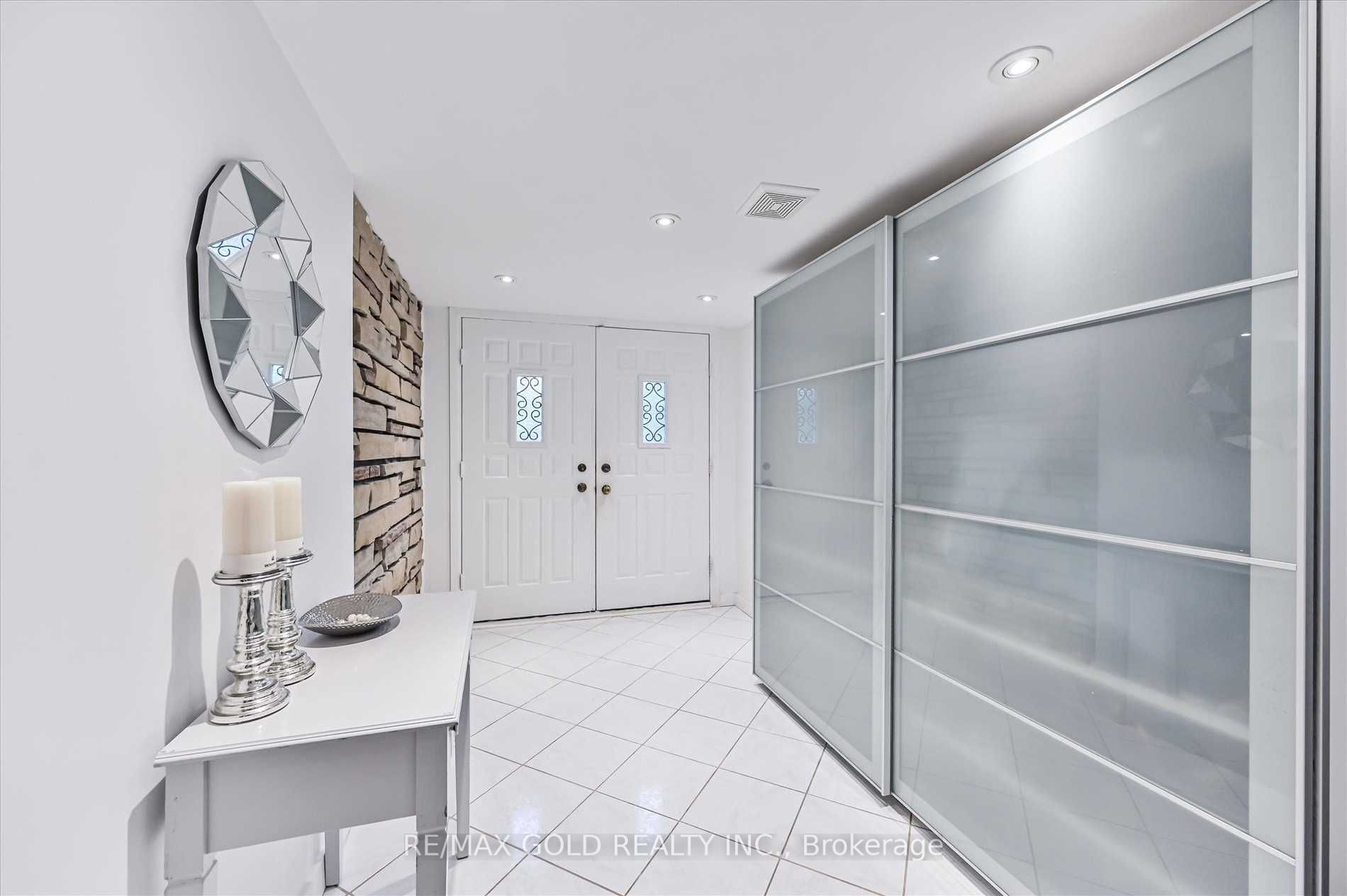 41 Brookland Drive Main + Office, Brampton, ON L6T 2M6 photo 3