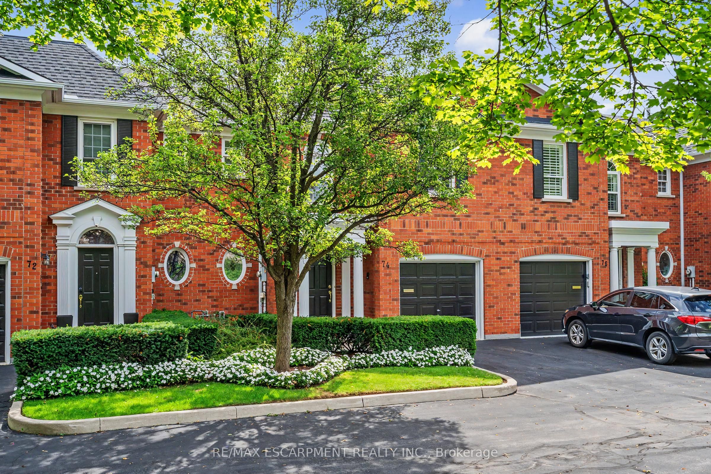74 Fairwood Place W, Burlington, ON L7T 4B6 photo 2