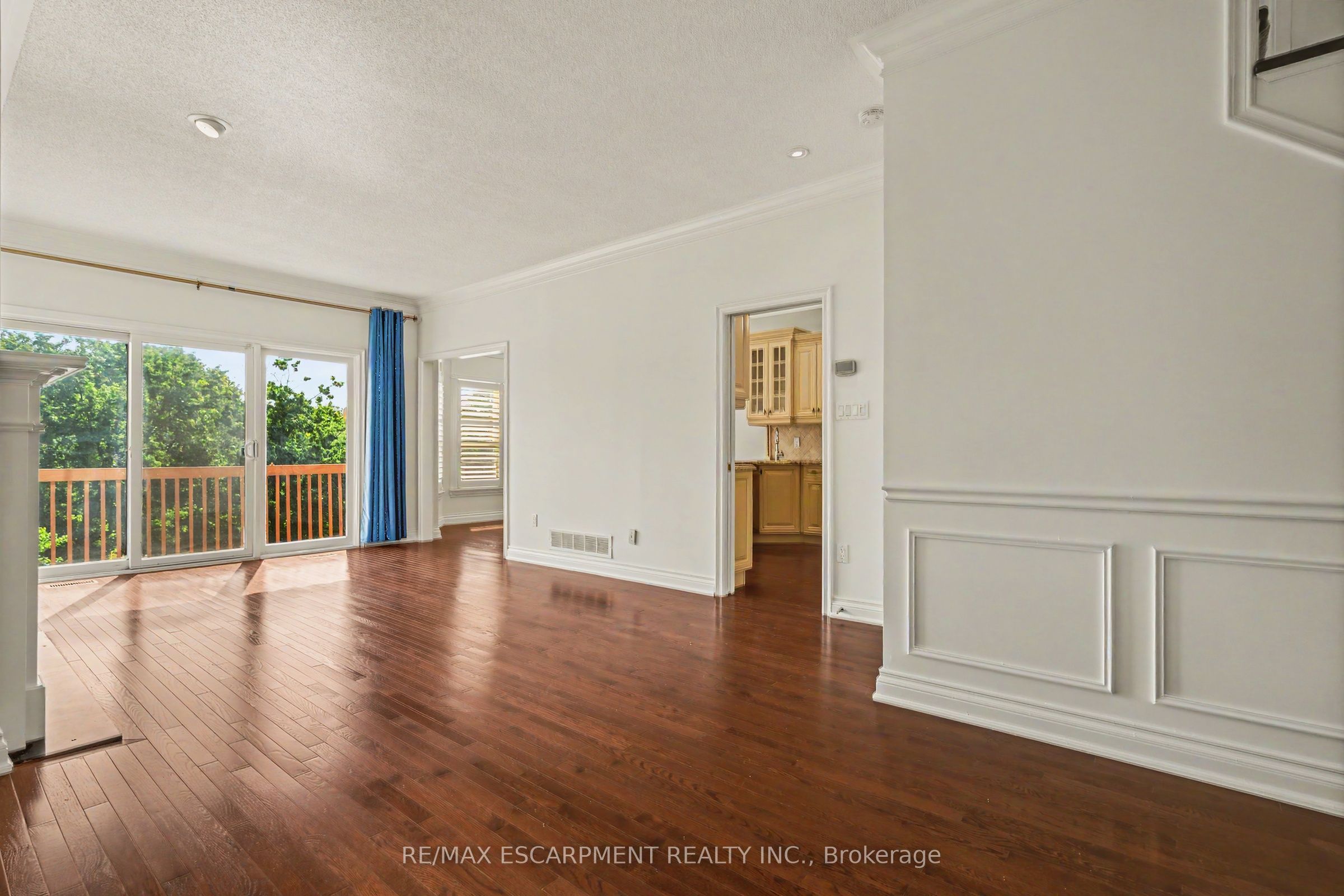 74 Fairwood Place W, Burlington, ON L7T 4B6 photo 5