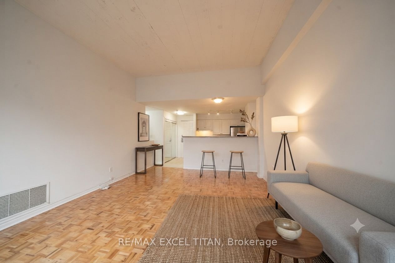 1401 Dupont Street 624, Toronto, ON M6H 4J7 photo 2