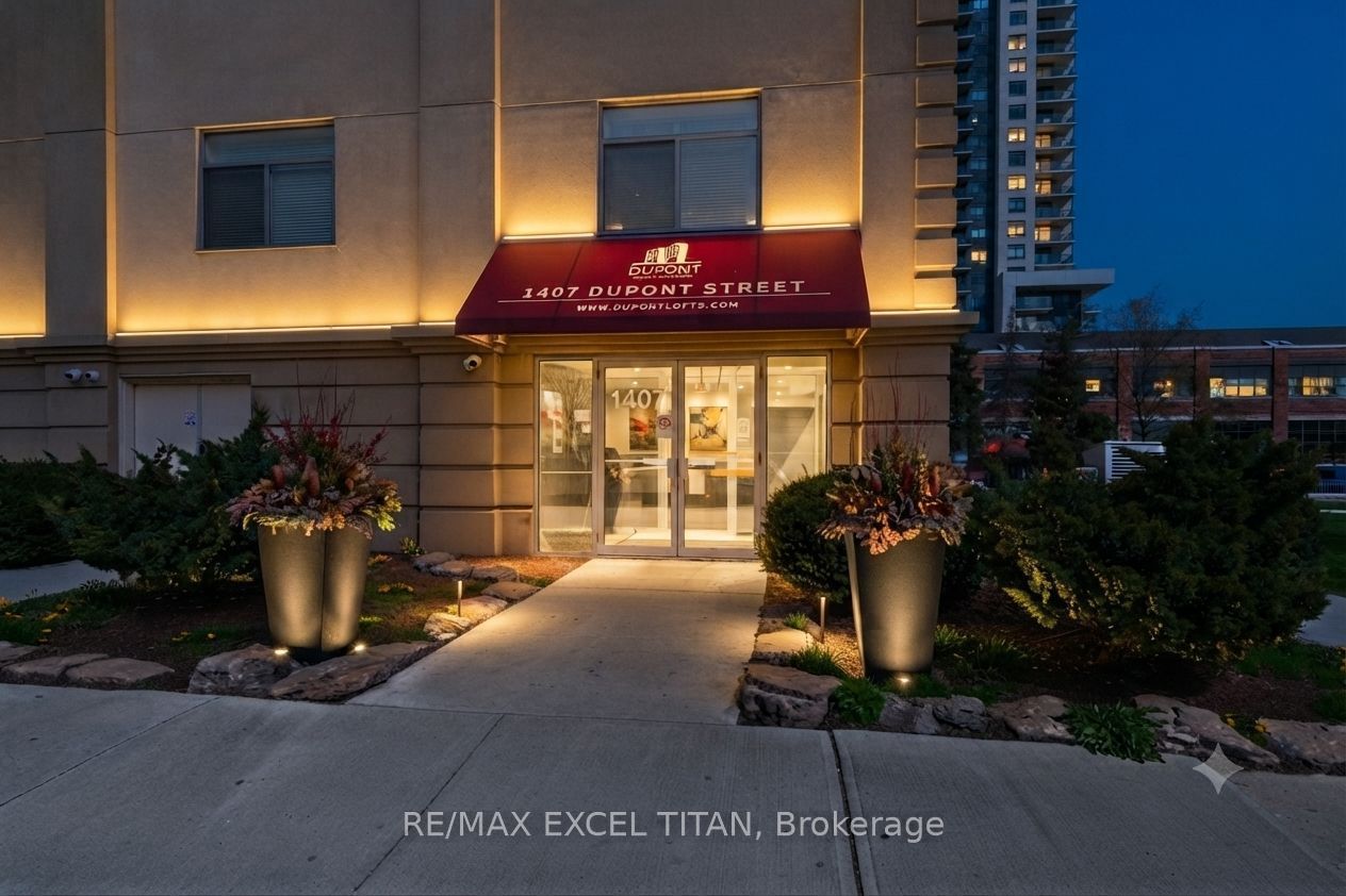 1407 Dupont Street 204, Toronto, ON M6H 4J7
