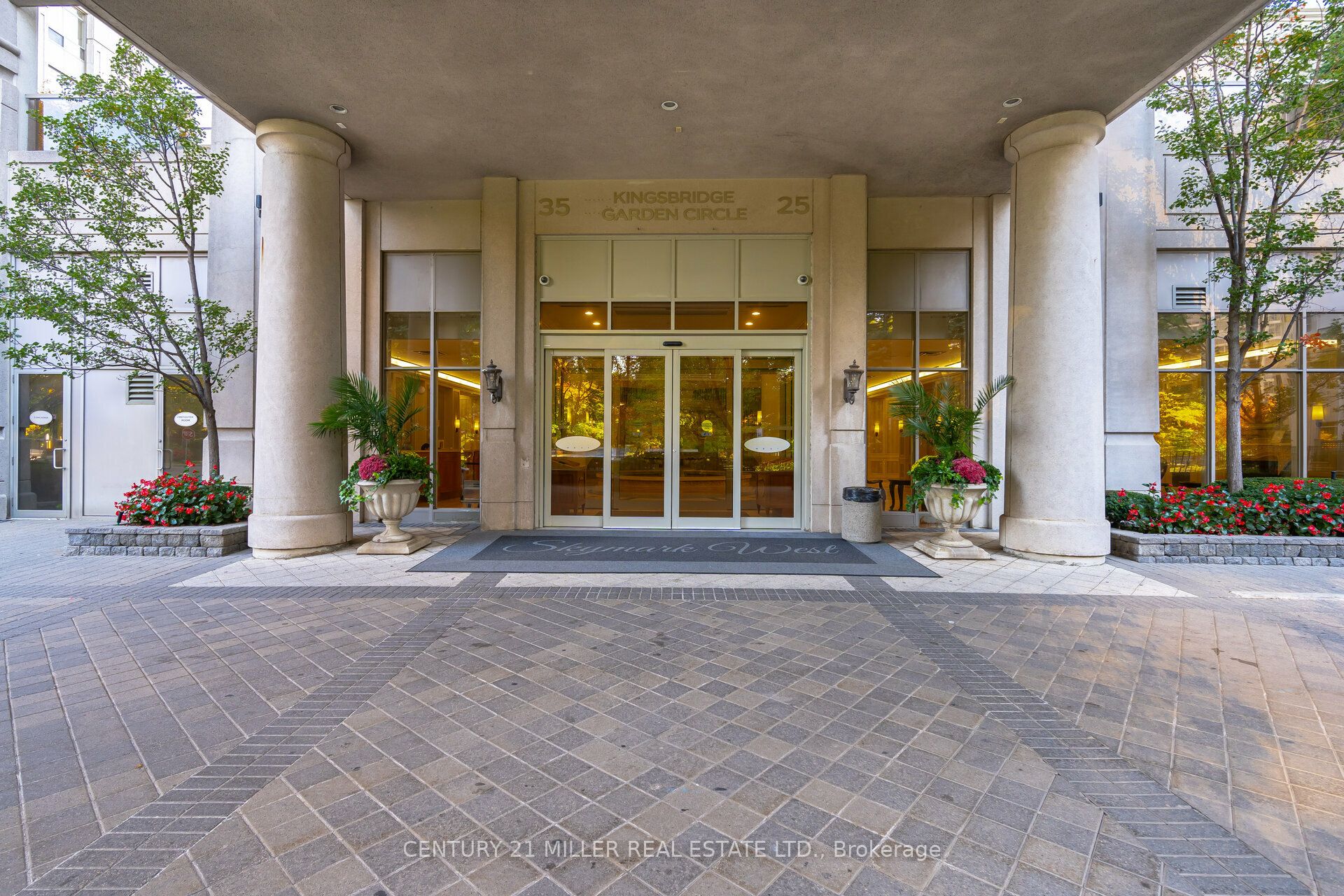 25 Kingsbridge Garden Circle 3013, Mississauga, ON L5R 4B1 photo 3