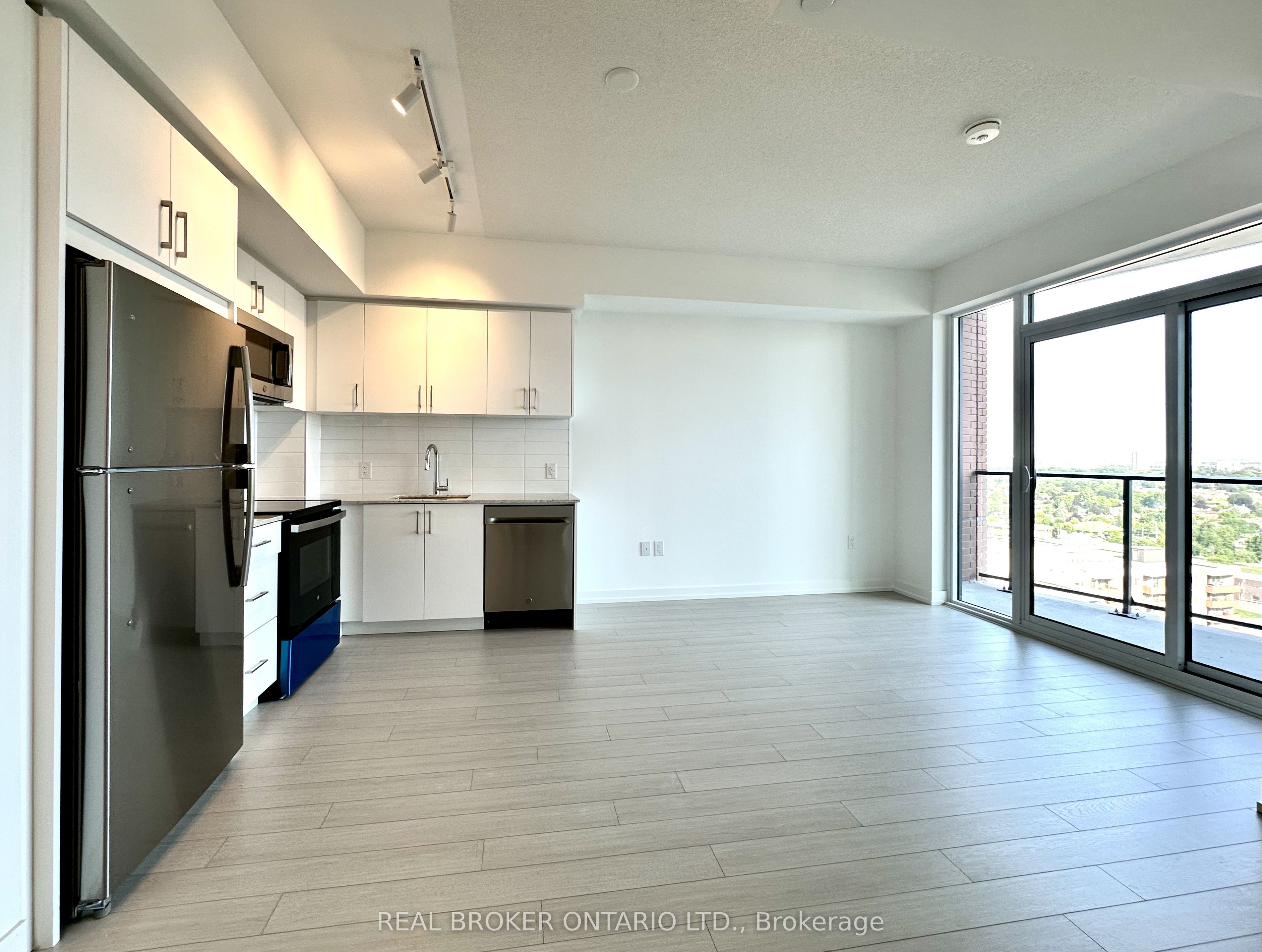 4010 Eglinton Avenue W 1903, Toronto, ON M9A 0G5 photo 3