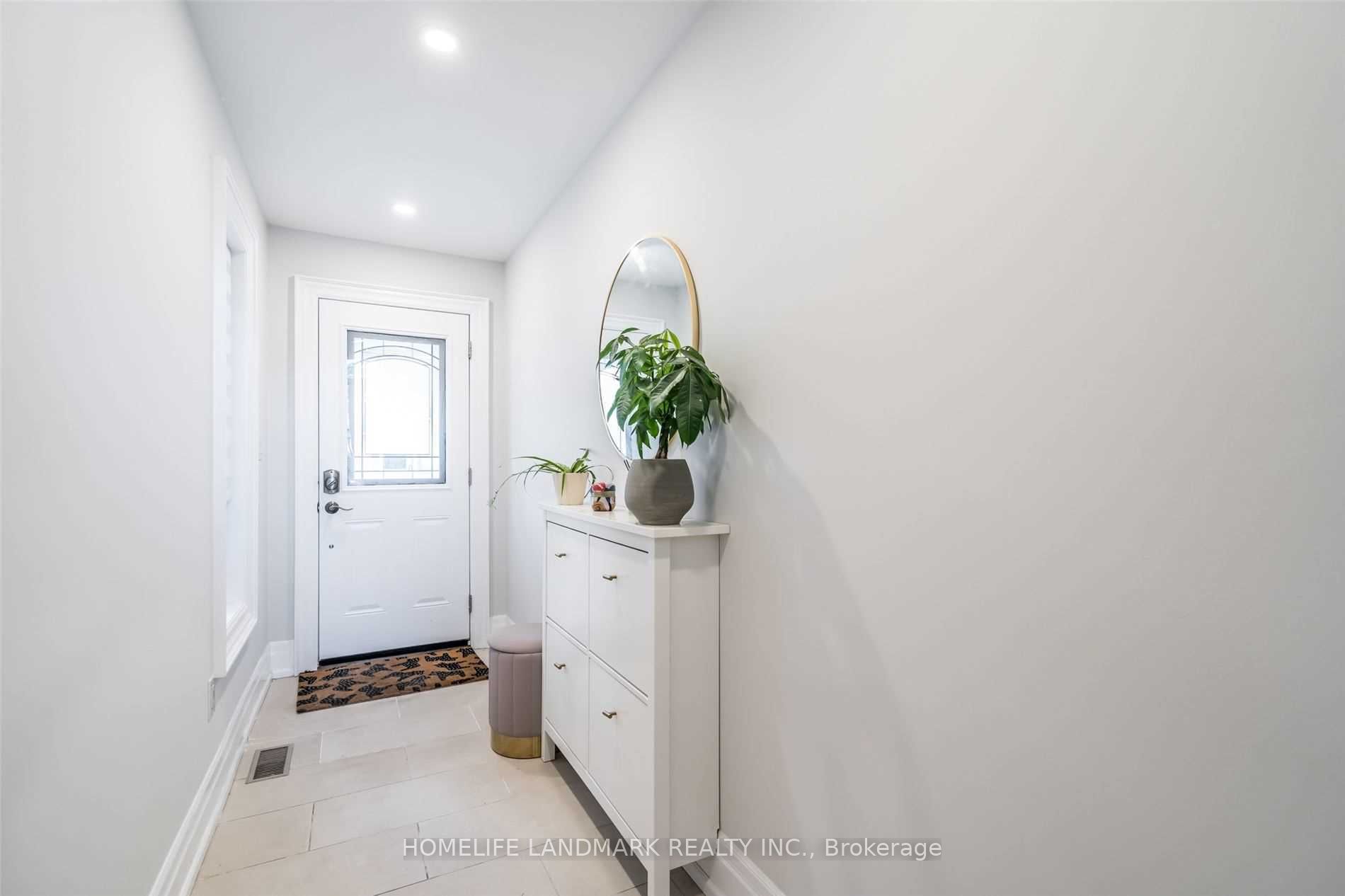 14A Gort Avenue, Toronto, ON M8W 3Y5 photo 4