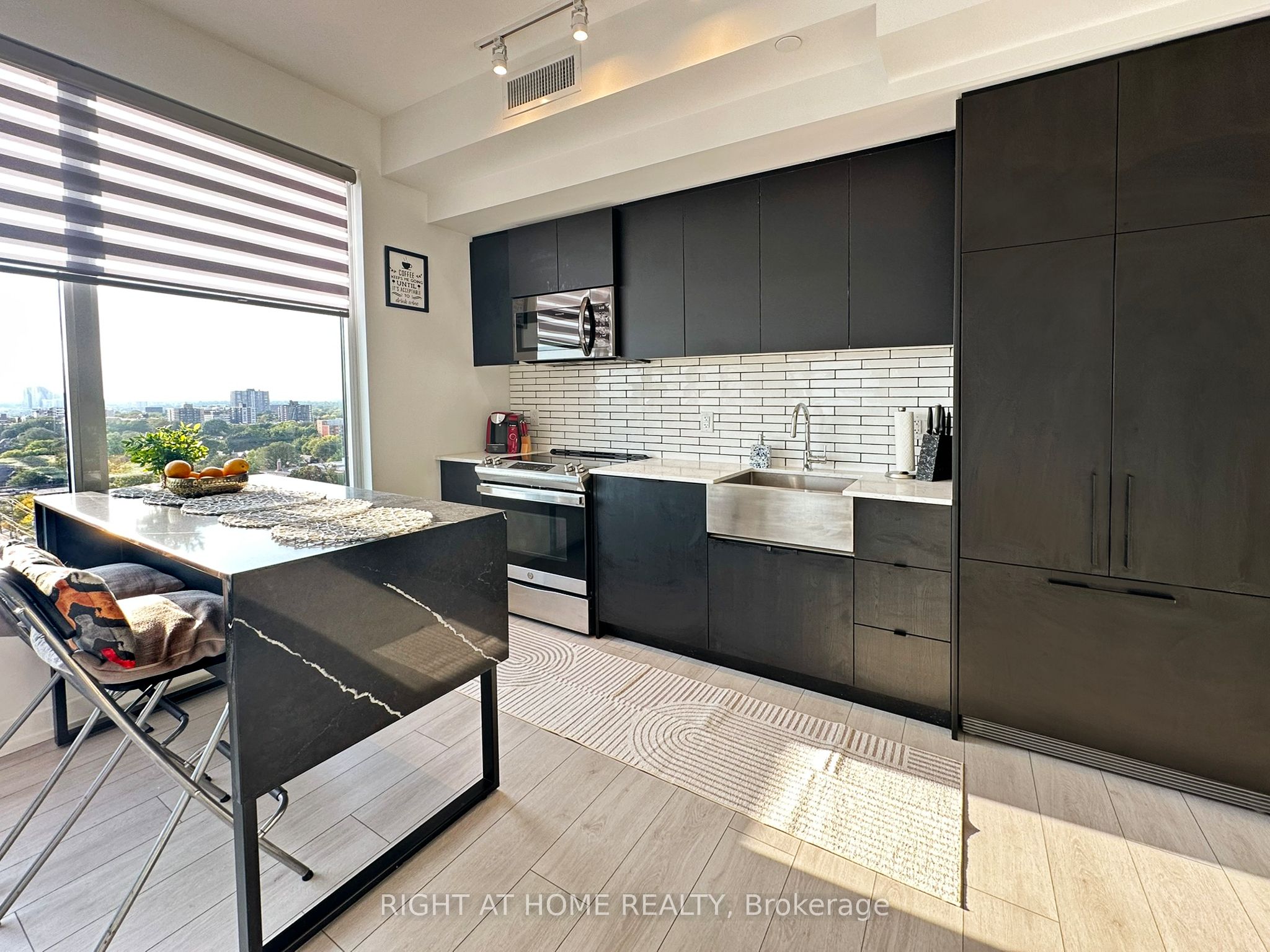 270 Dufferin Street LPH12, Toronto, ON M6K 0H8 photo 2