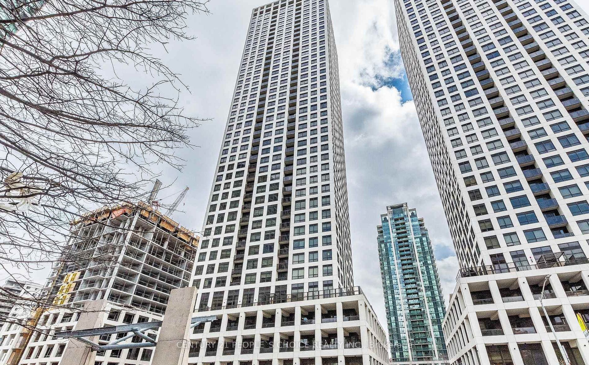 30 Elm Drive 3601, Mississauga, ON L5B 0N6