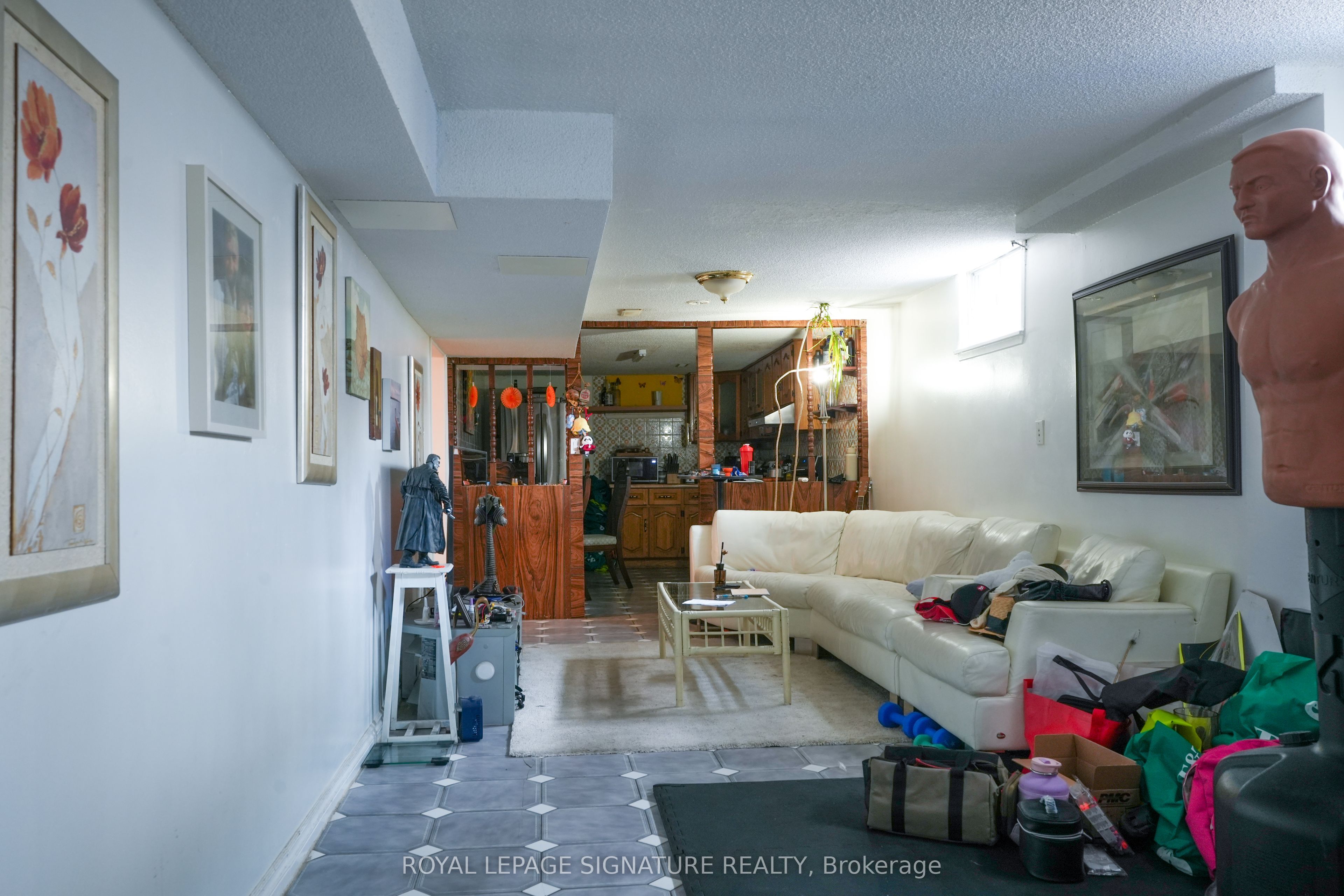 674 Abana Road Room #3, Mississauga, ON L5A 1H4 photo 4