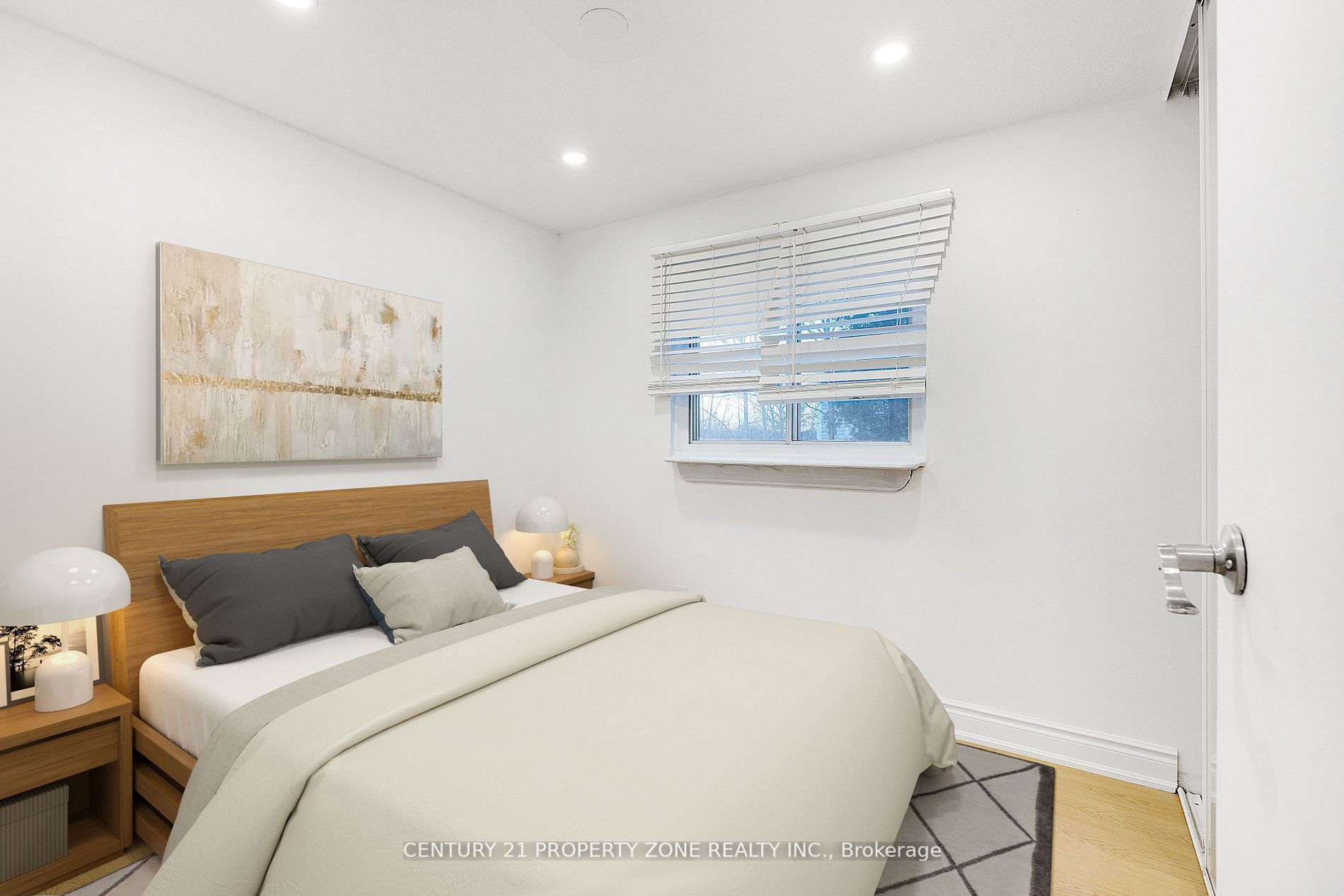 96 Centre Street N, Brampton, ON L6V 2Z3 photo 3