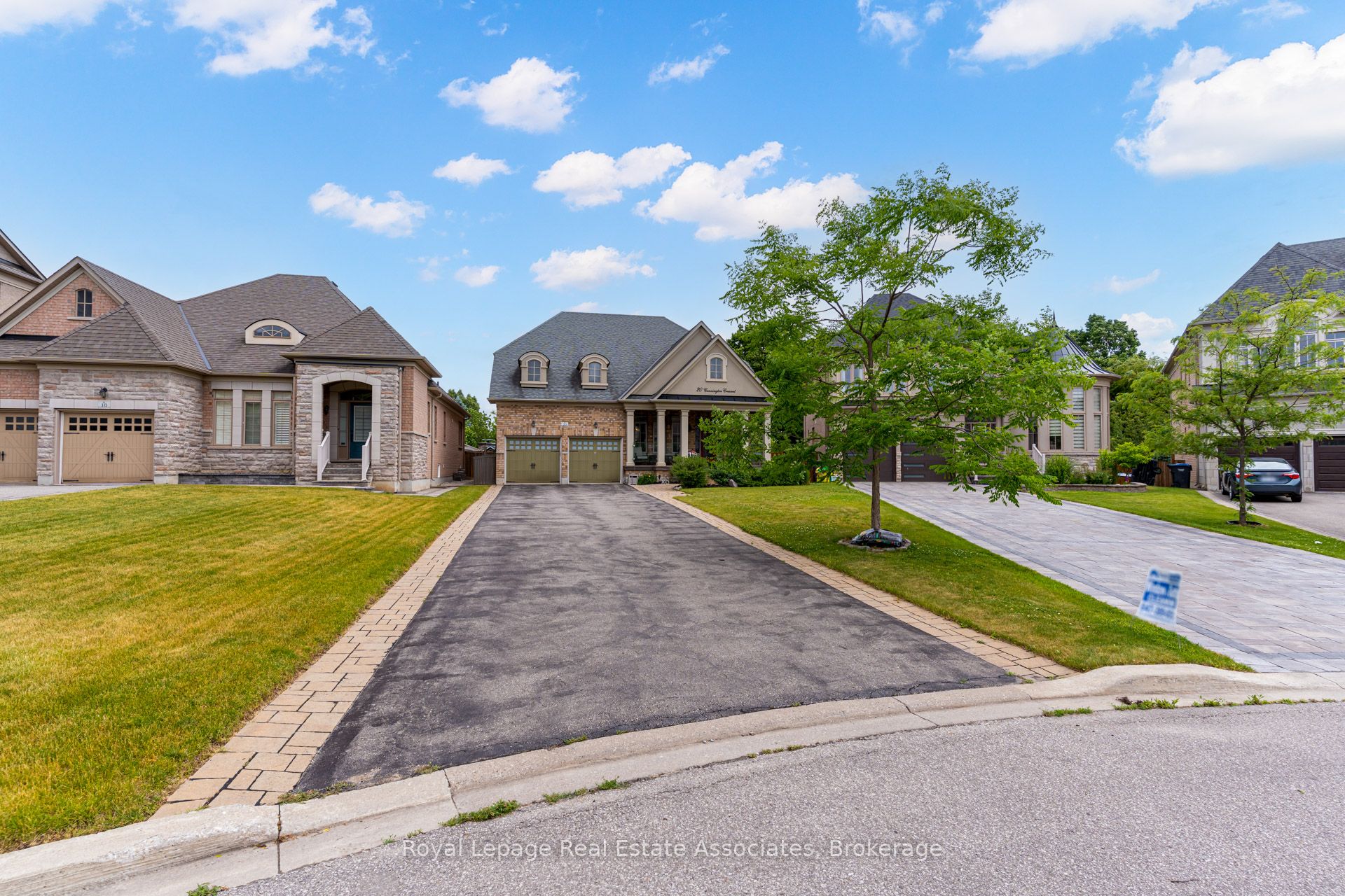 20 Cannington Crescent, Brampton, ON L6X 0W6 photo 3
