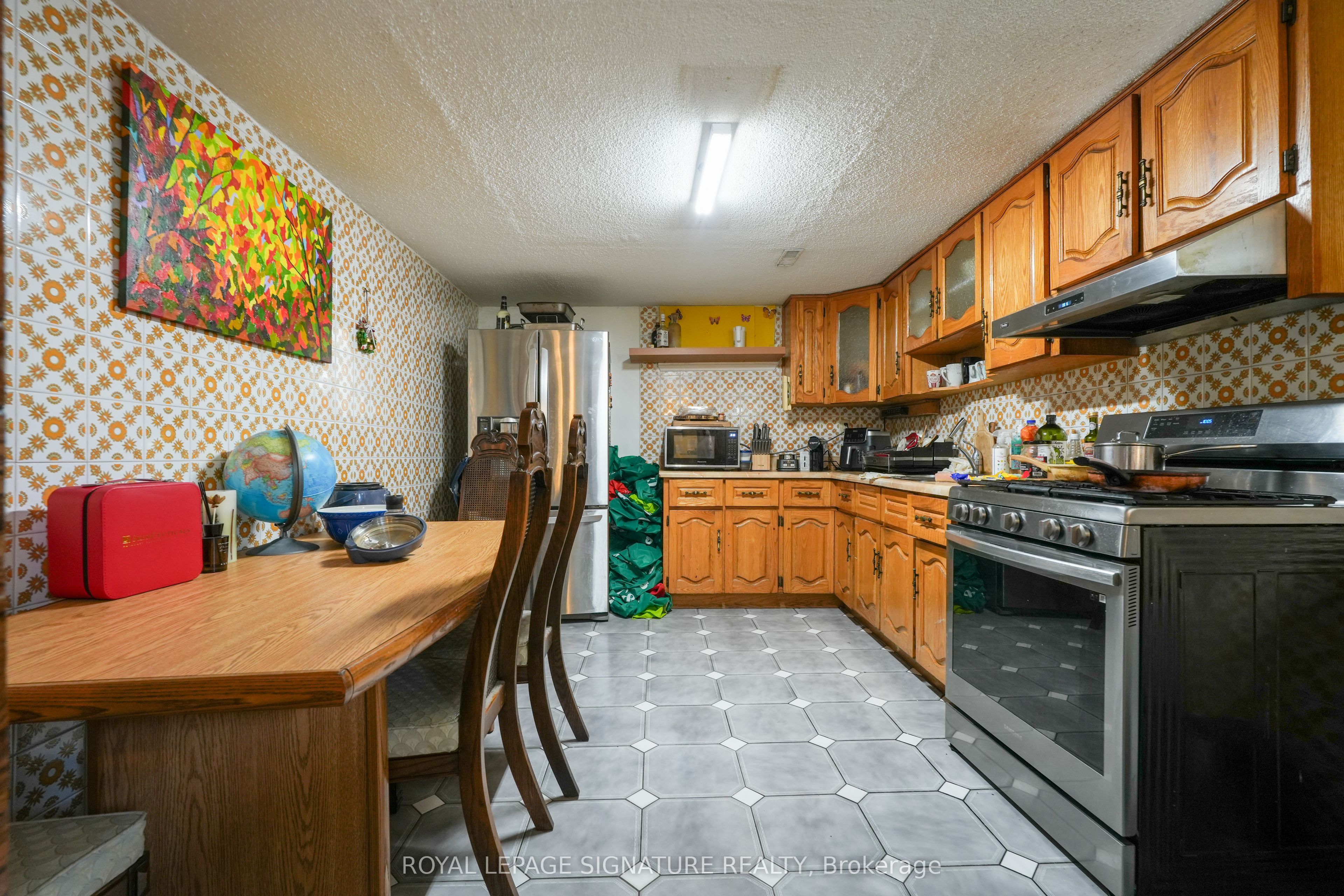 674 Abana Road Room #1 & #2, Mississauga, ON L5A 1H4 photo 3