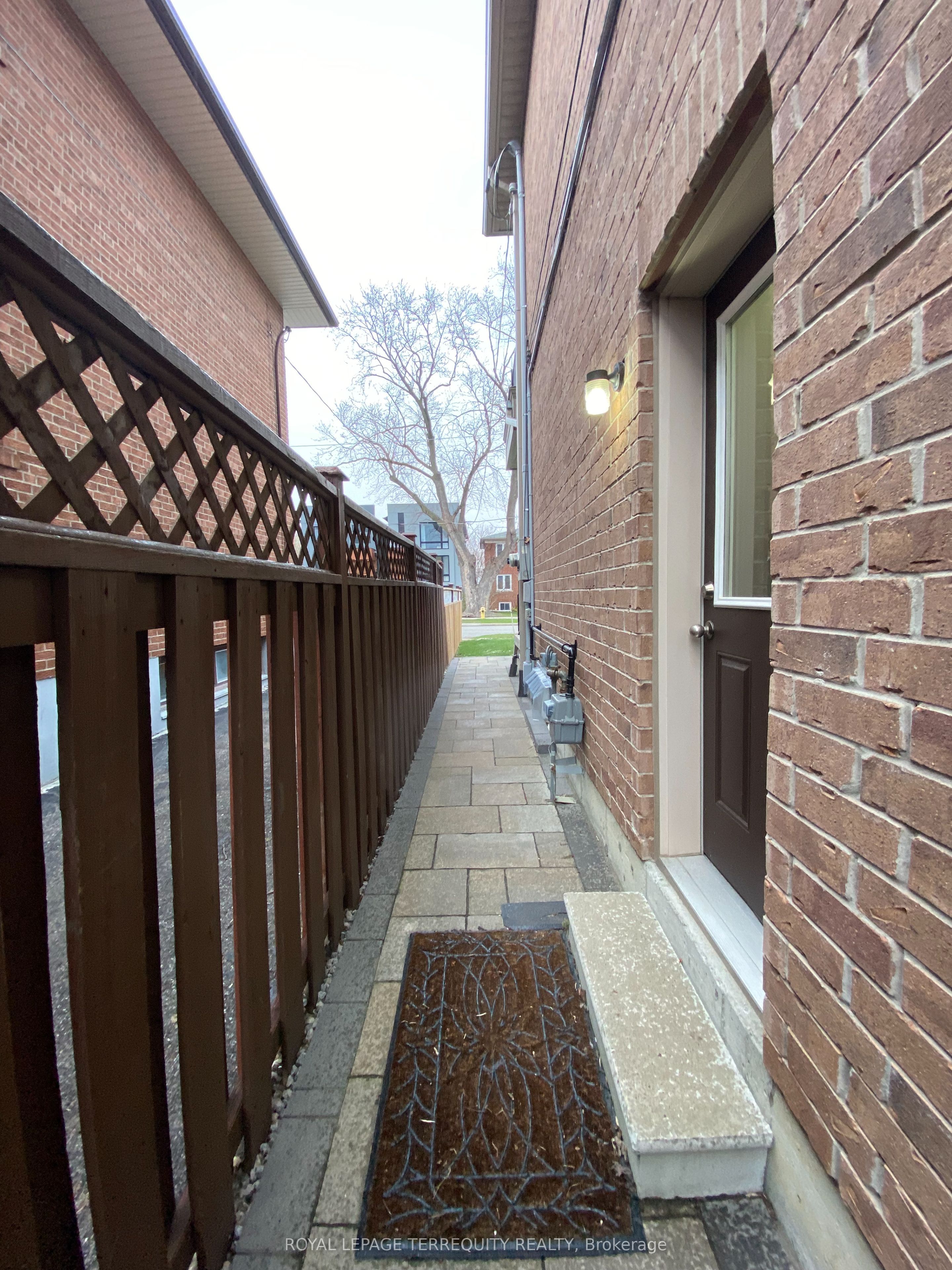 20B Lunness Road Lower, Toronto, ON M8W 4M3 photo 4