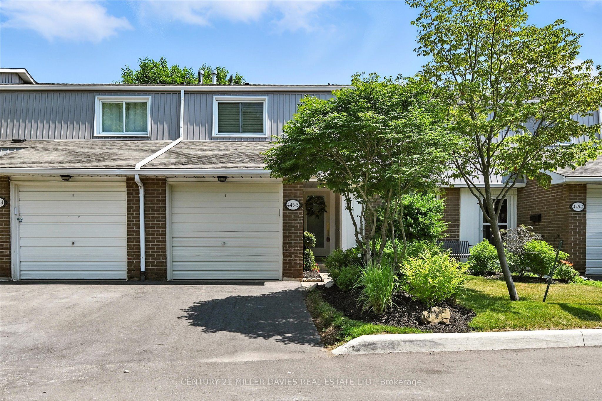 445 Woodview Road 3, Burlington, ON L7N 2Z9 photo 2