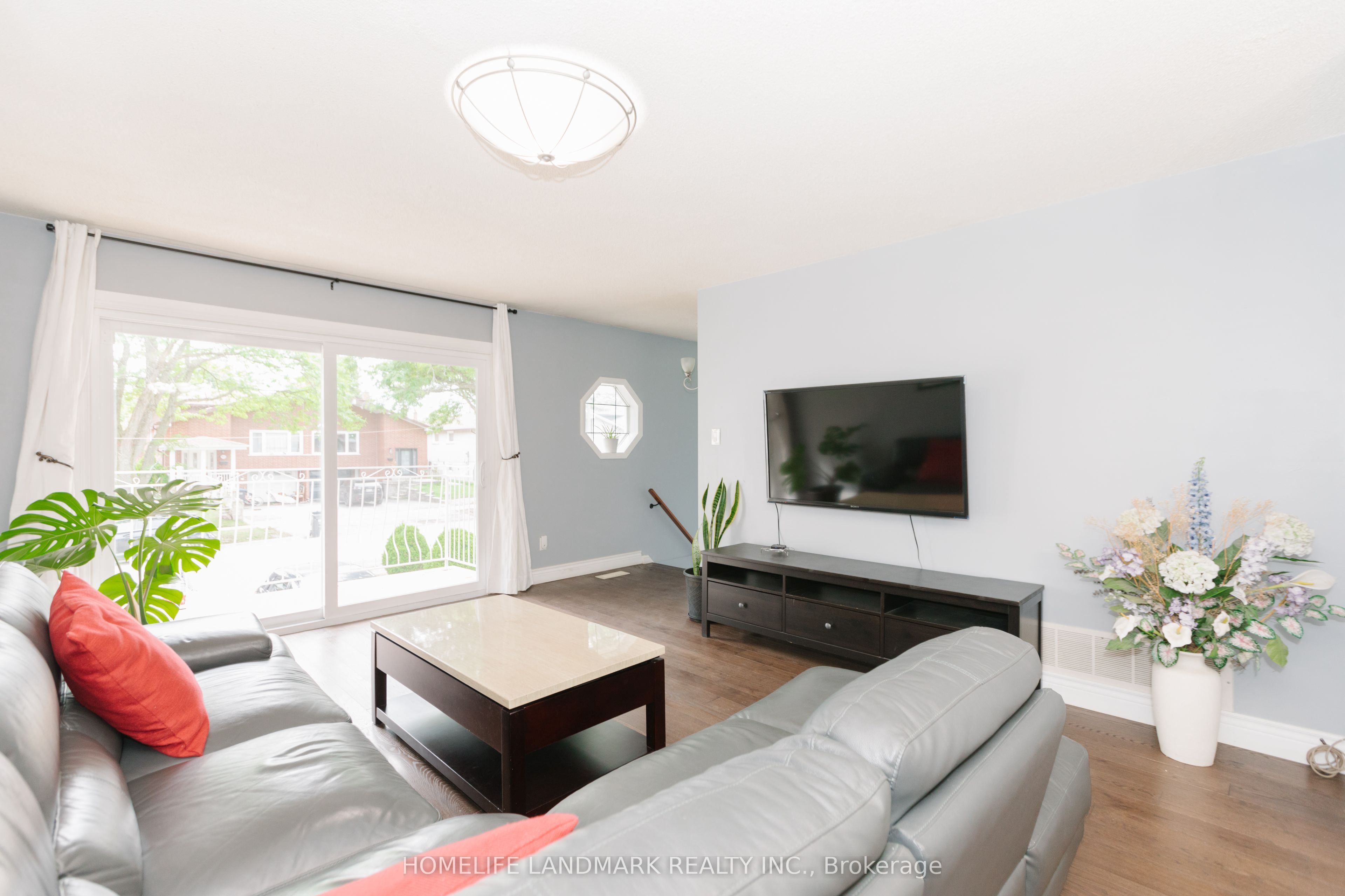 2419 Cashmere Avenue, Mississauga, ON L5B 2M7 photo 4