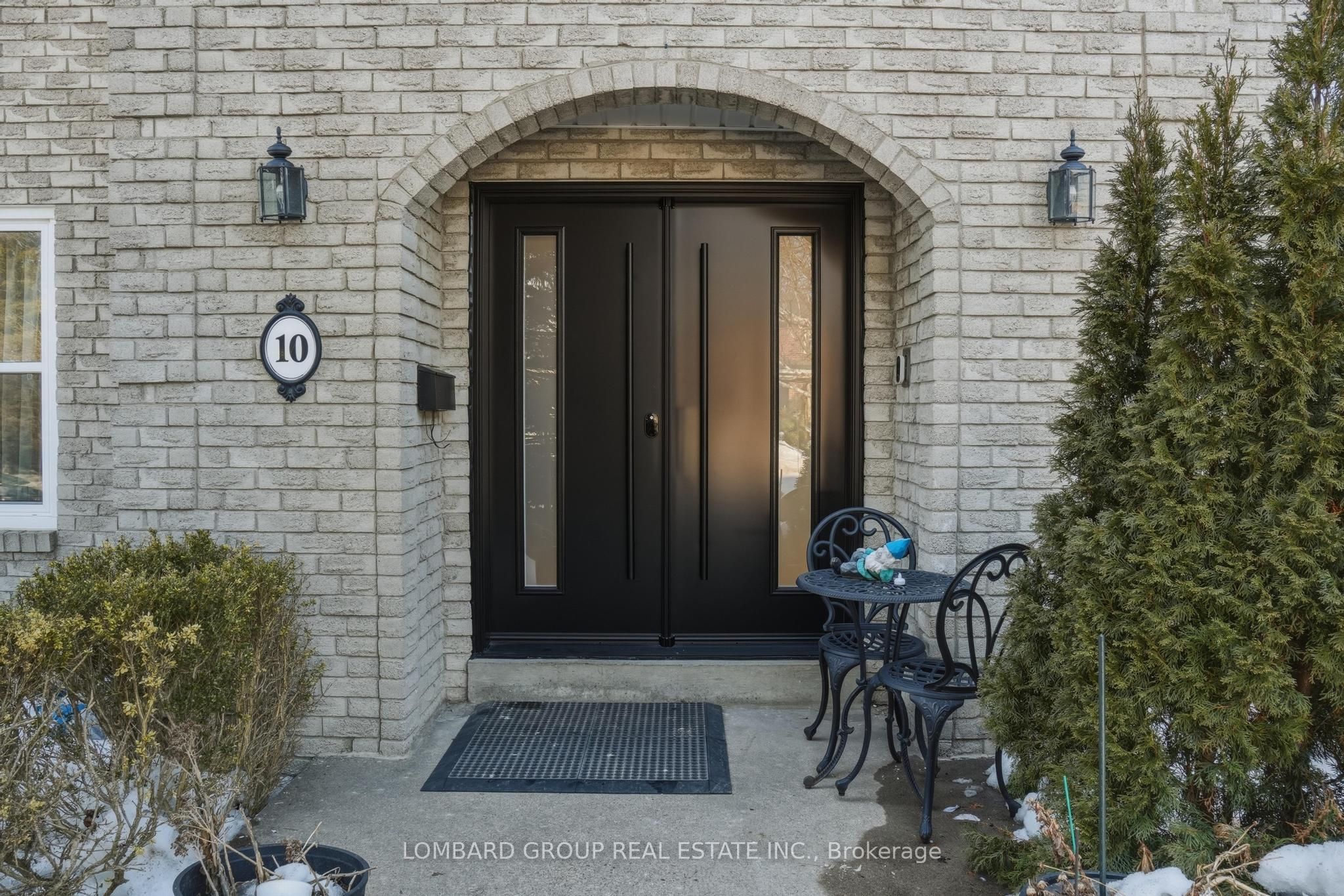 10 Whitmore Court, Brampton, ON L6Z 2A5 photo 2